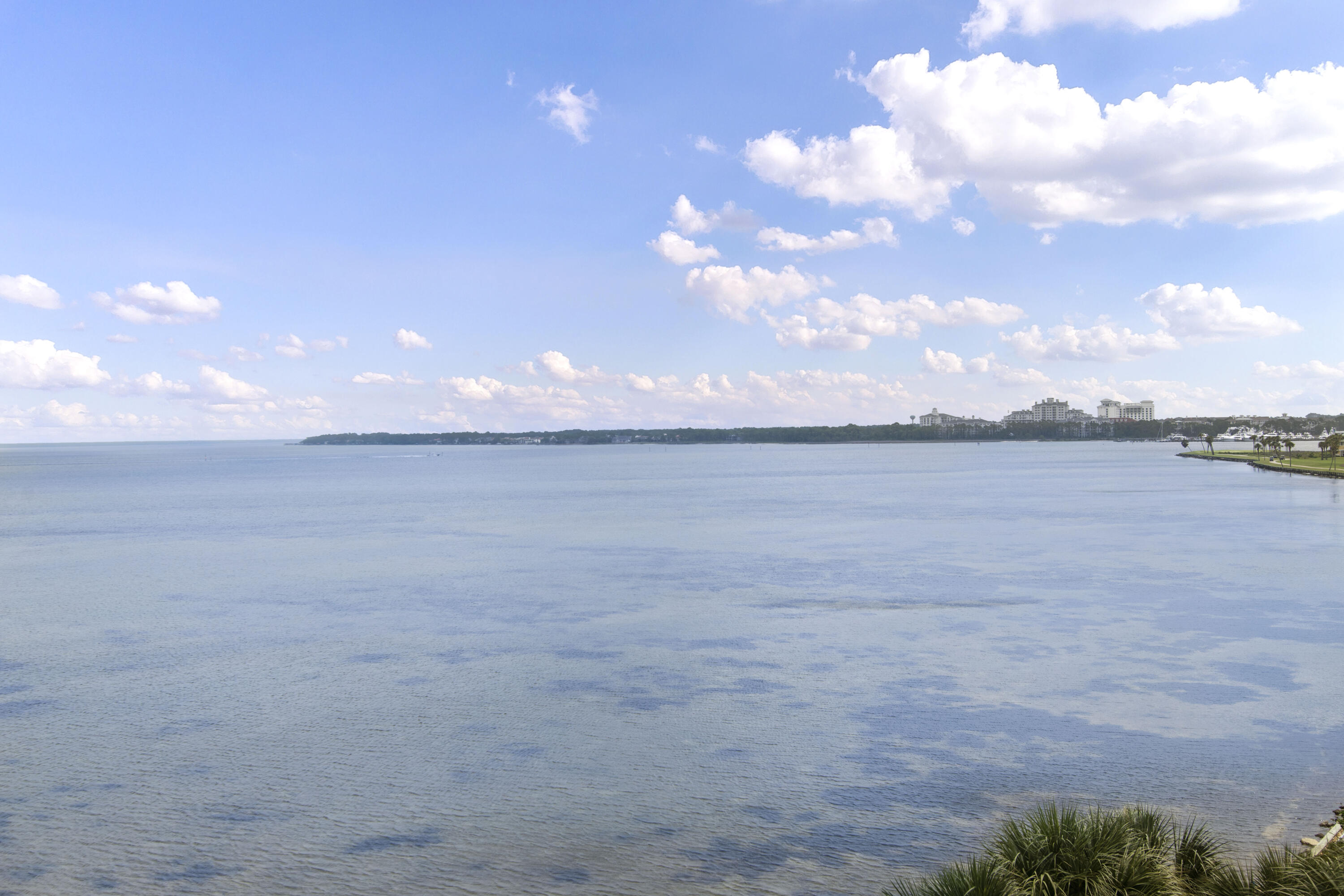 BAYSIDE CONDO SANDESTIN - Residential