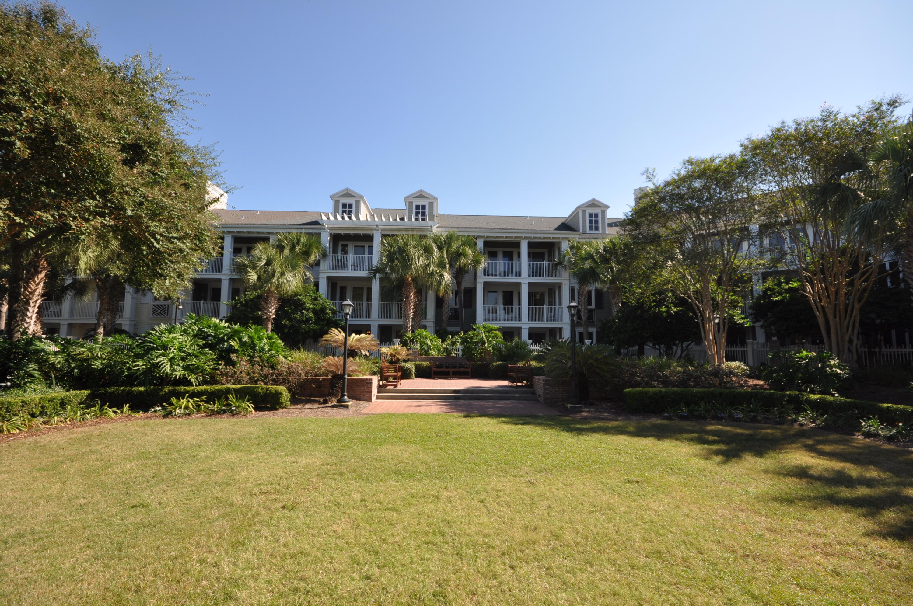 PILOT HOUSE - Residential