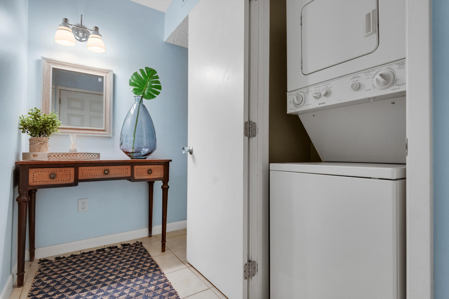 ISLAND ECHO CONDO - Residential