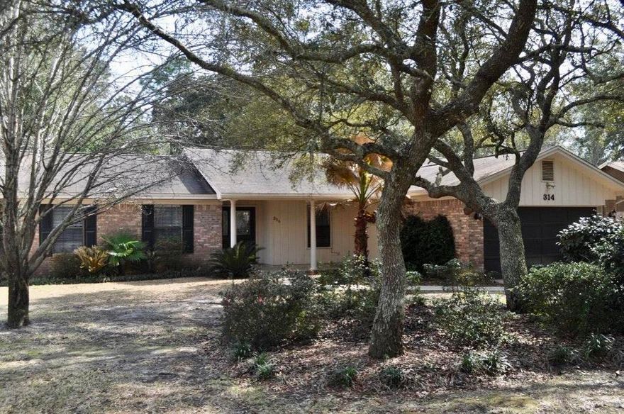 Beautiful home on large lot in Bluewater Bay. New roof in May 2019. Great schools, close to Eglin AFB, and the sugar sand beaches of Destin. What more could you ask for?!