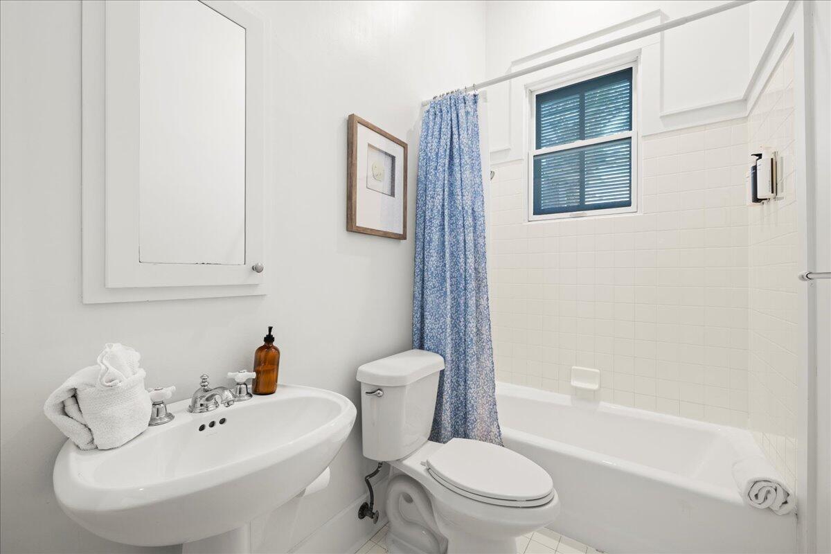 FRANGISTA BEACH 1ST ADDN - Residential