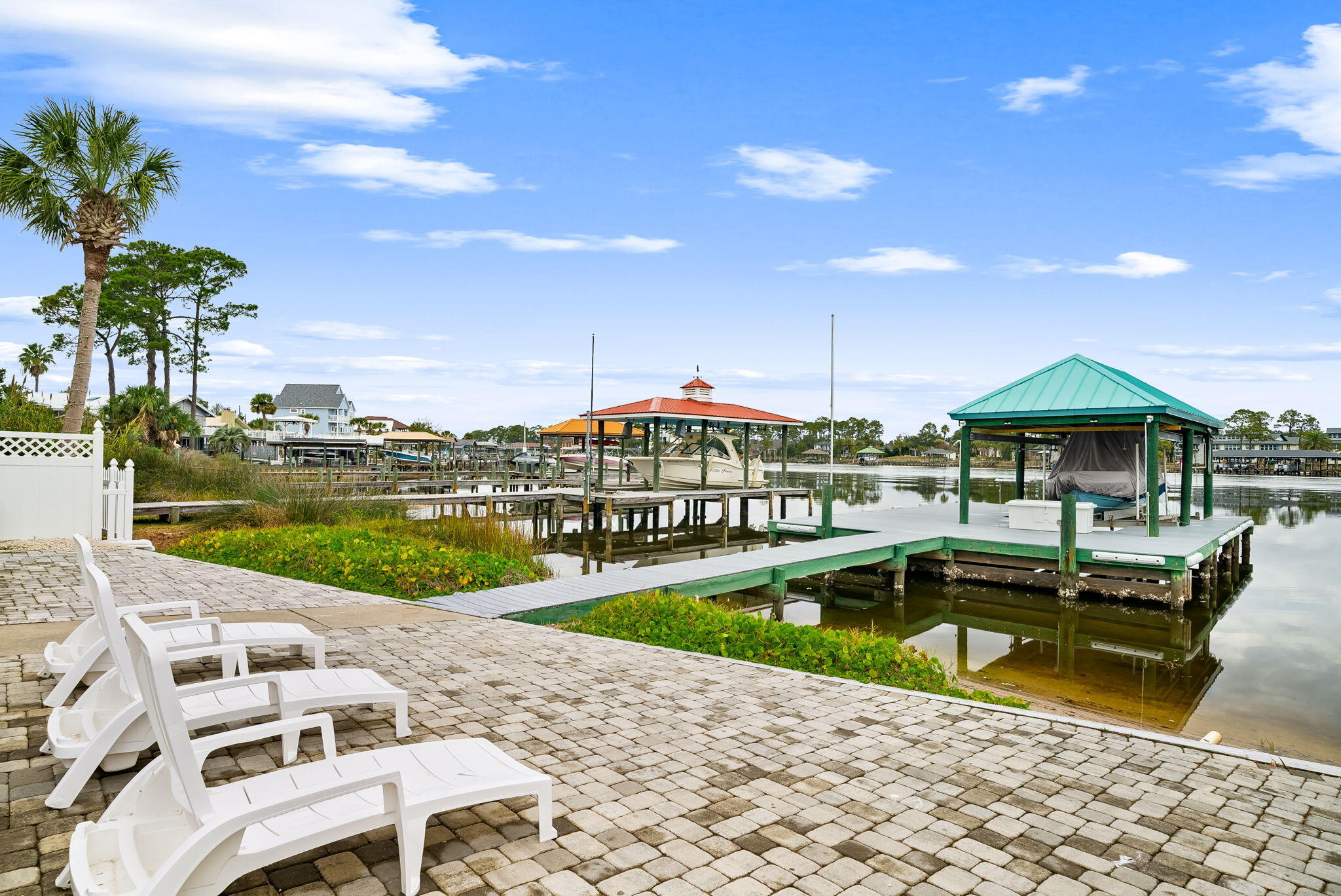 HOLIDAY BEACH UNIT 11 - Residential