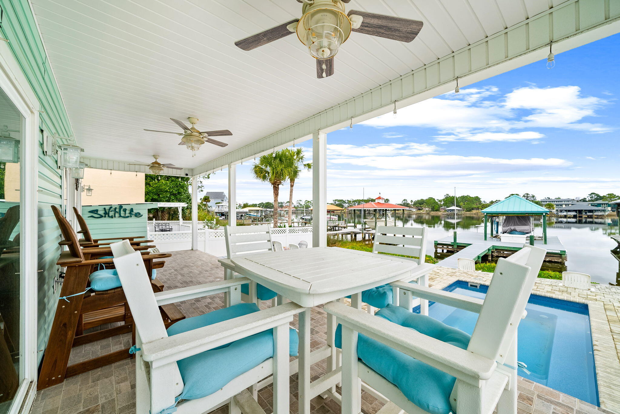 HOLIDAY BEACH UNIT 11 - Residential