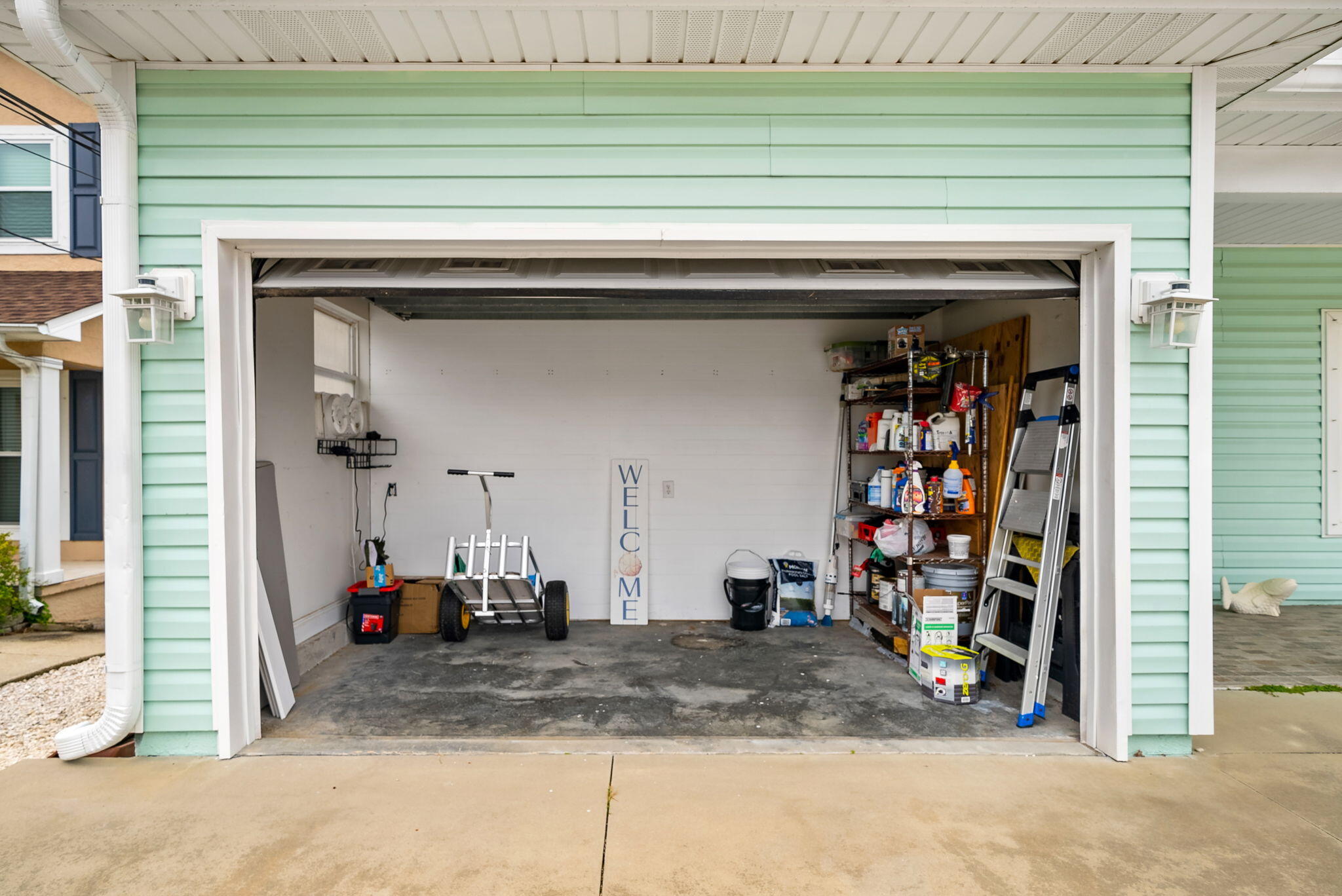 HOLIDAY BEACH UNIT 11 - Residential