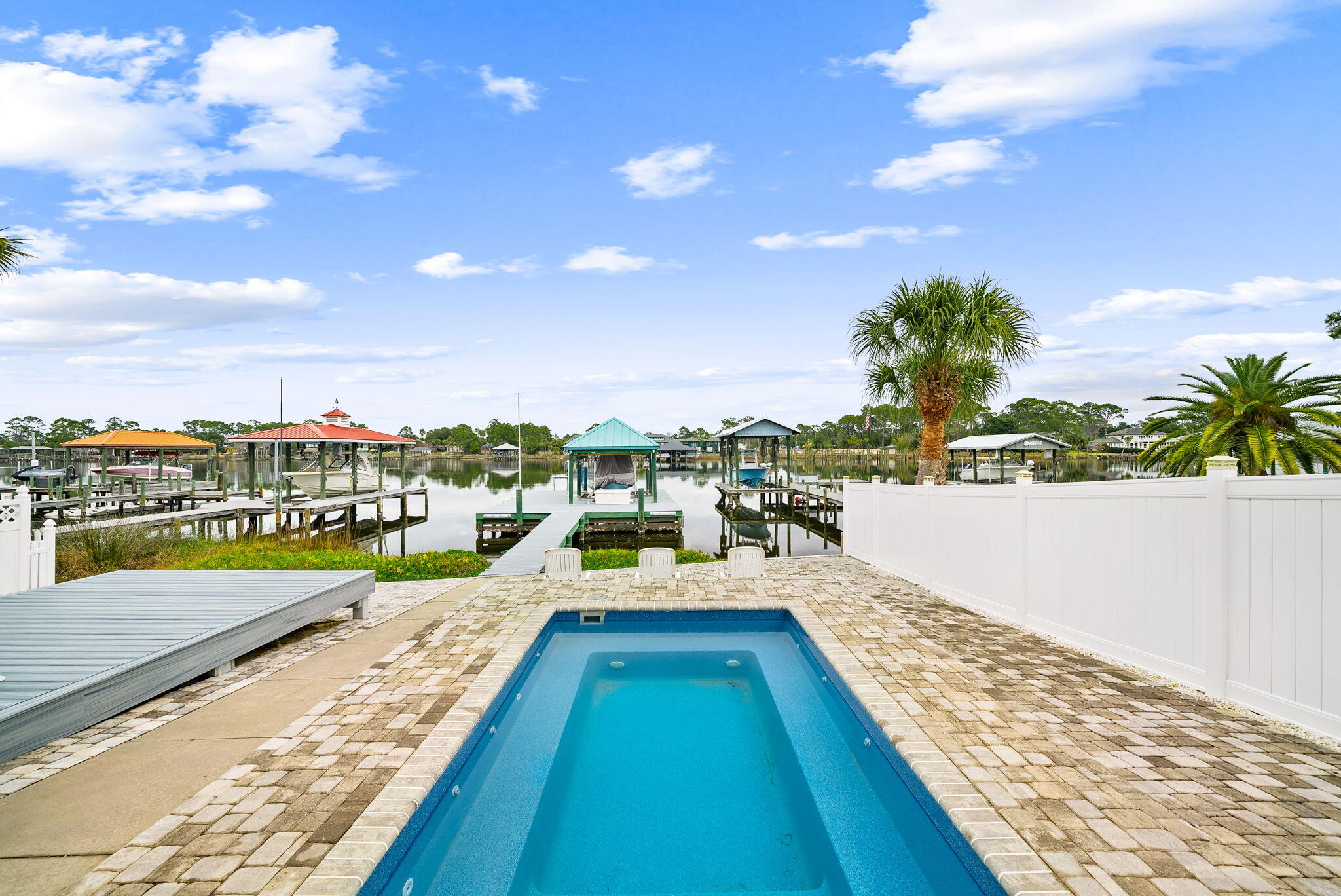 HOLIDAY BEACH UNIT 11 - Residential