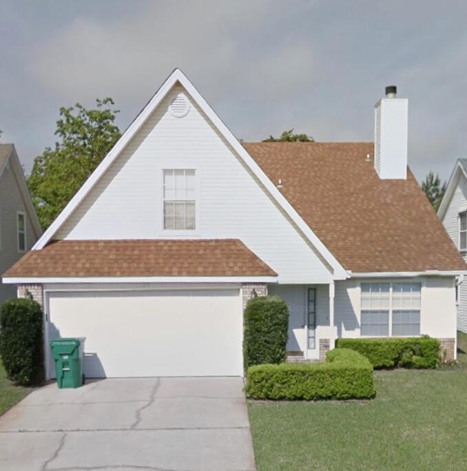 4br/2ba home perfectly located near Eglin AFB, Hurlburt Field and the beaches!! New LVP in living room and first floor master bedroom, new flooring, vanity and toilet in bathroom downstairs, new roof 2021, water heater 2018, and a new garage door 2021. 3 bedrooms, a full bath and a loft are on the 2nd floor, needs updating so it's the perfect opportunity to update it your liking!