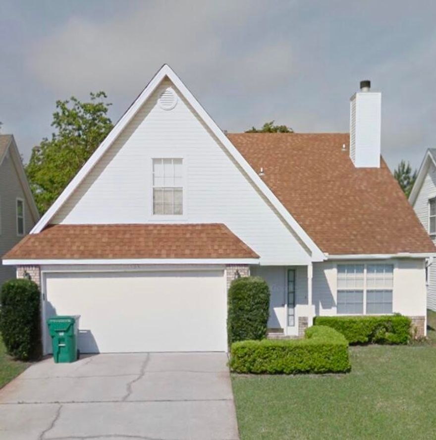 4br/2ba home perfectly located near Eglin AFB, Hurlburt Field and the beaches!! New LVP in living room and first floor master bedroom, new flooring, vanity and toilet in bathroom downstairs,  new roof 2021, water heater 2018, and a new garage door 2021. 3 bedrooms, a full bath and a loft are on the 2nd floor, needs updating so it's the perfect opportunity to update it your liking!