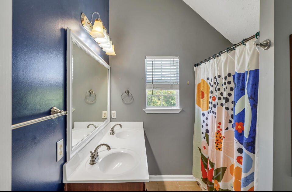 BRANDON OAKS 2ND ADD - Residential