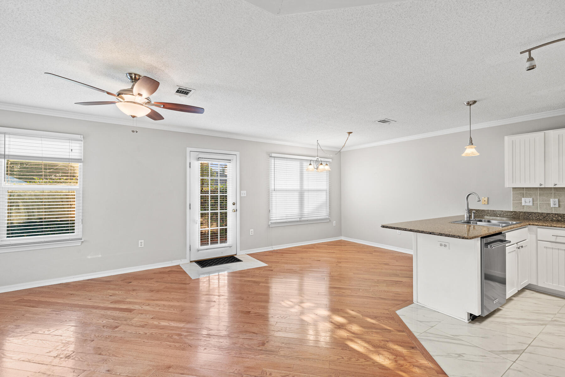 SUNSAIL S/D LOT 41 - Residential