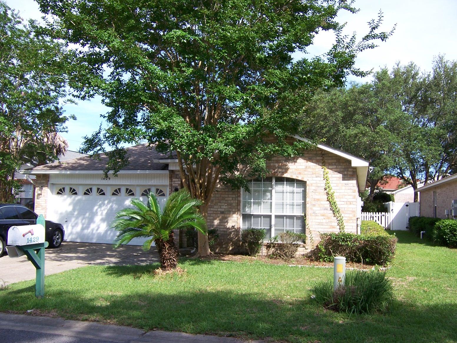 Very nice home in gated community of Magnolia Plantation, Bluewater Bay. Entrance hall, two Bedrooms to right at you enter share a Full Bath. Nice size Dining area. Very nice Kitchen with Island, all appliance and space for Breakfast table. Spacious Living area with Gas Fireplace. Sliding doors lead to open Patio and Fenced backyard. Master Bedroom with Master Bath, double vanity, Large Shower Only. Entrance Hall and Kitchen are tiled. NON SMOKING UNIT. NO PETS.