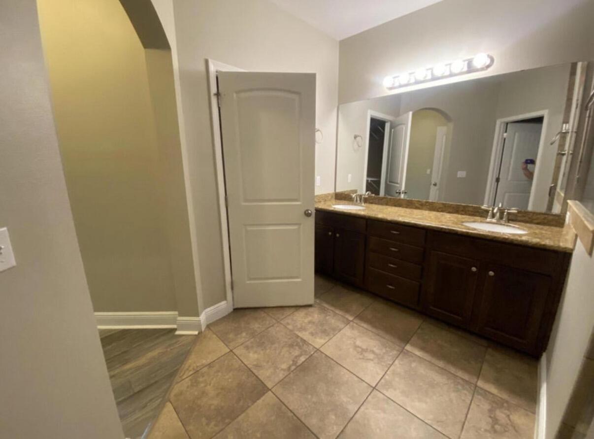 HAMMOCK BAY - Residential Lease