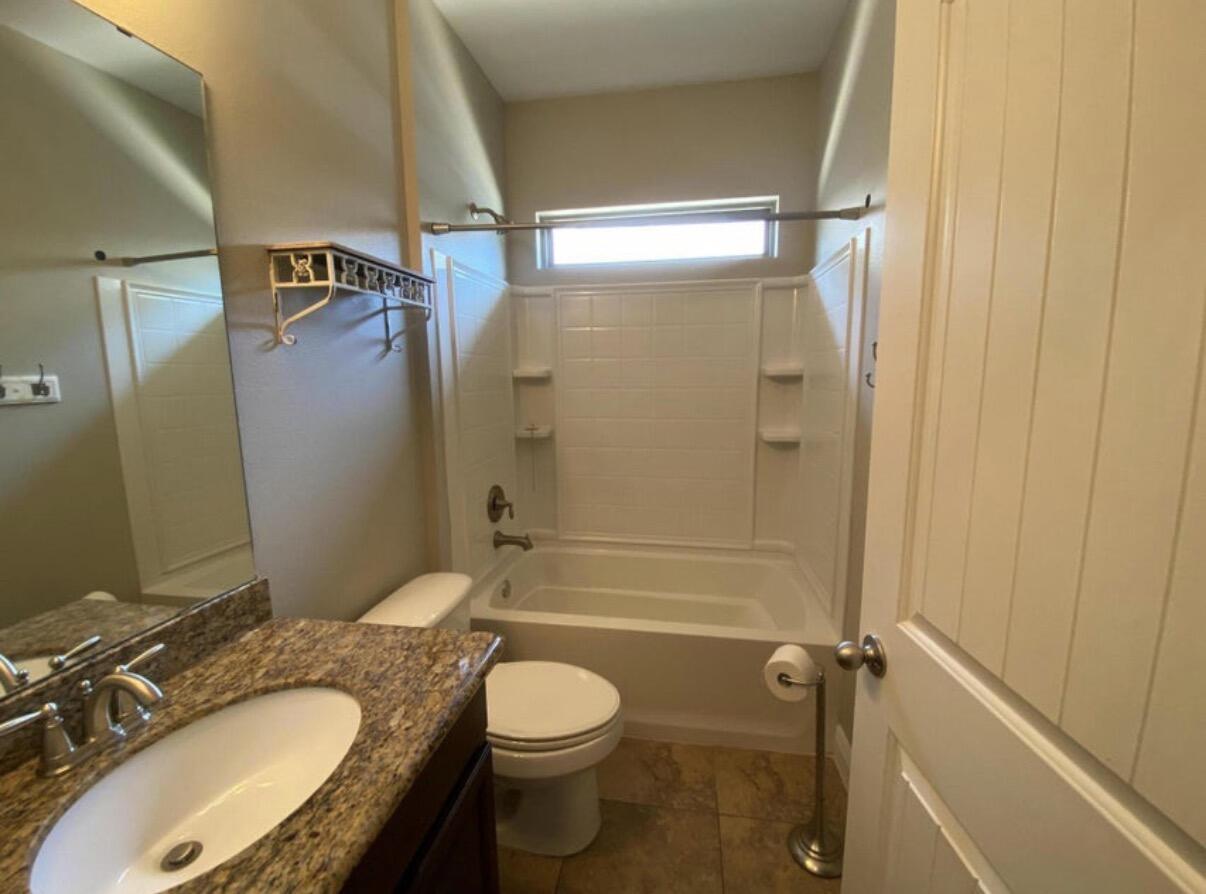 HAMMOCK BAY - Residential Lease