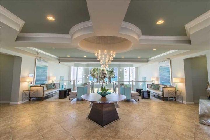 SILVER BEACH TOWERS - Residential