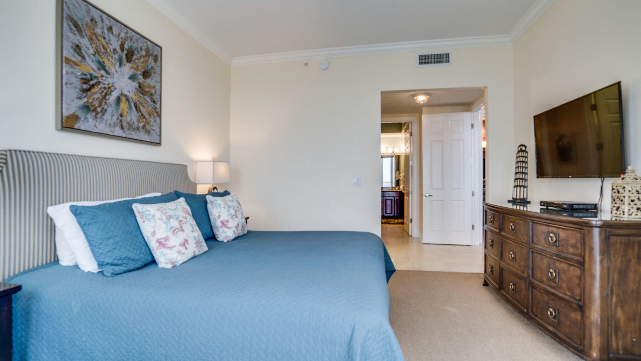 SILVER BEACH TOWERS - Residential