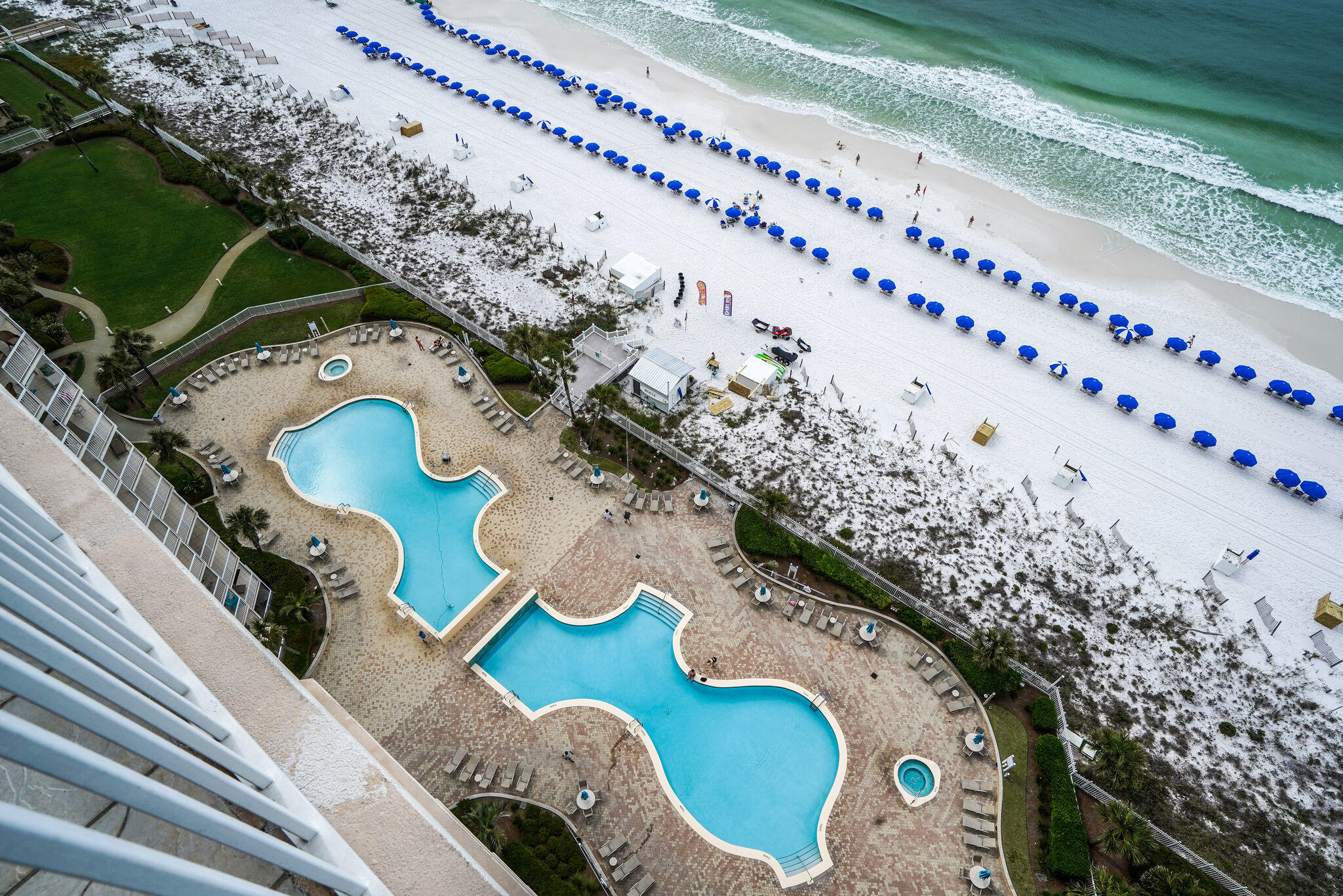 SILVER BEACH TOWERS - Residential