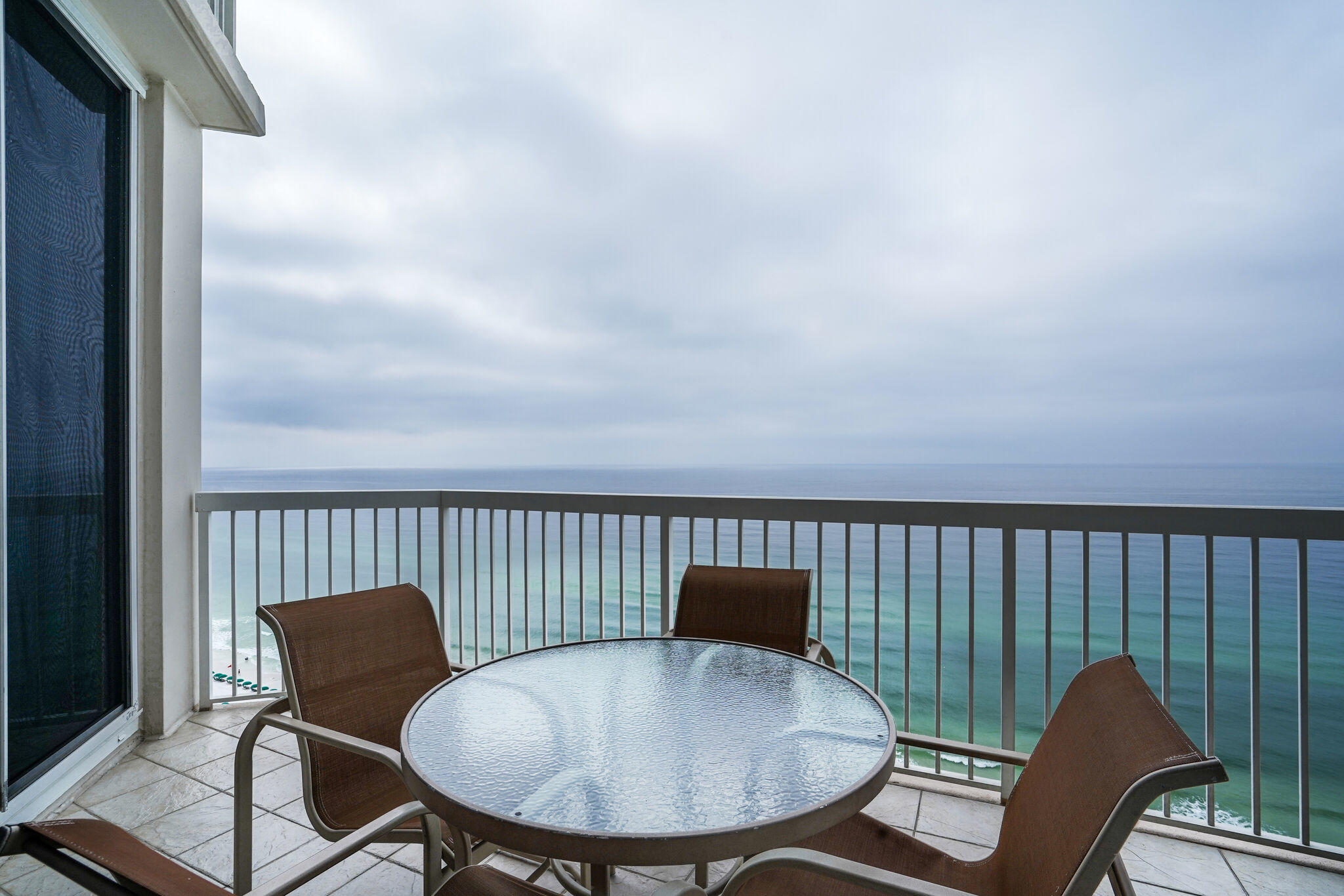 SILVER BEACH TOWERS - Residential