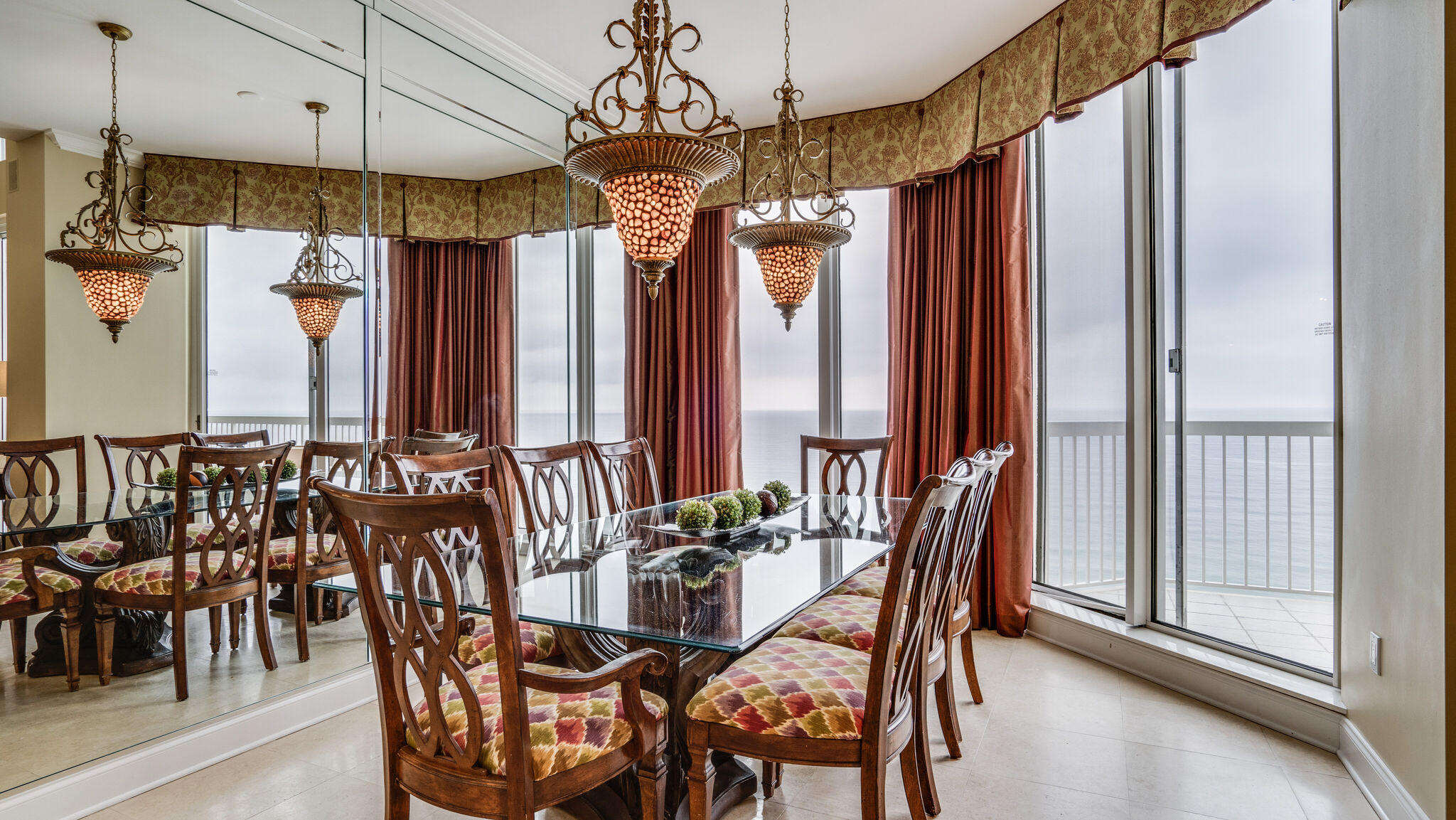 SILVER BEACH TOWERS - Residential