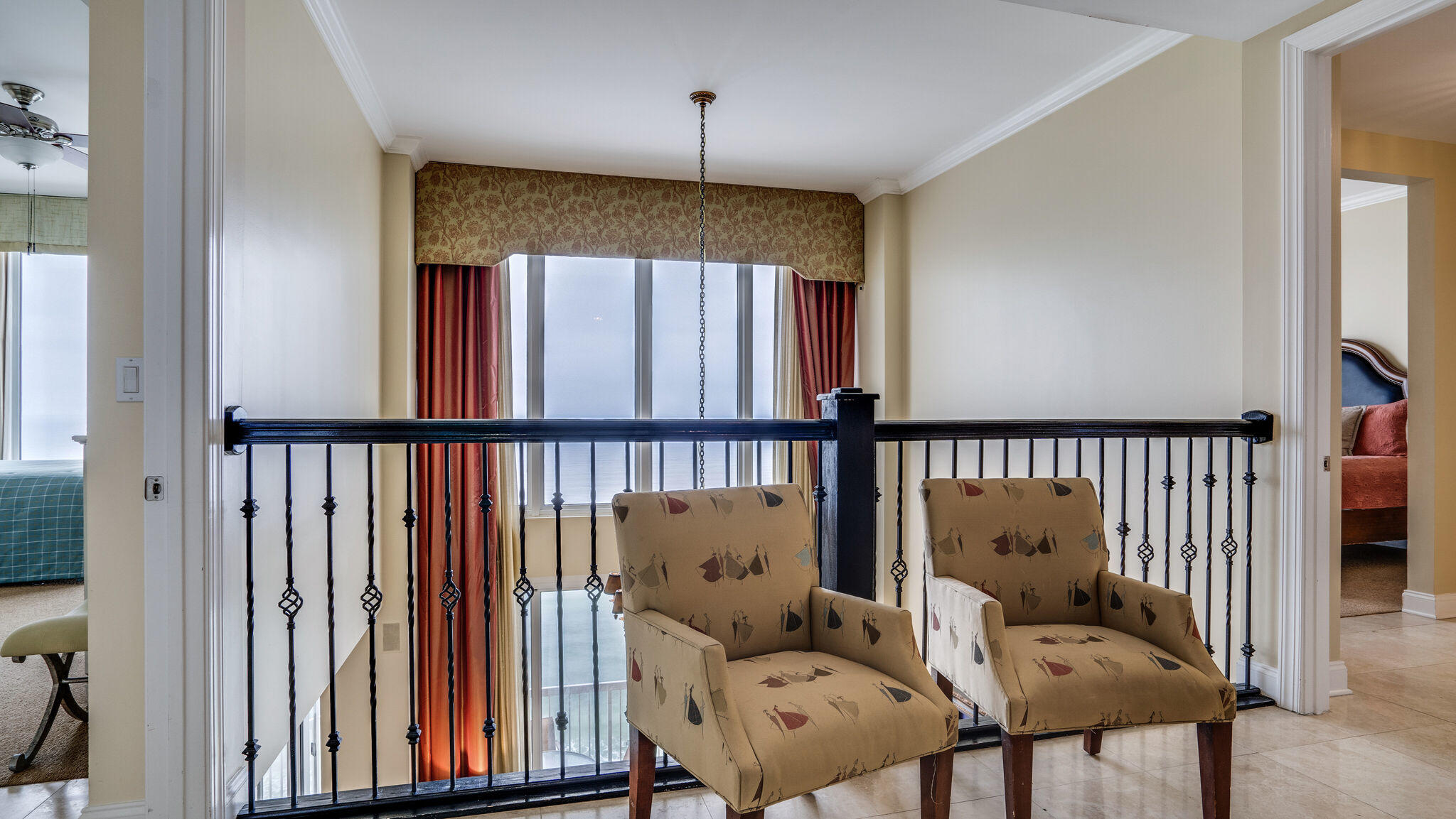SILVER BEACH TOWERS - Residential
