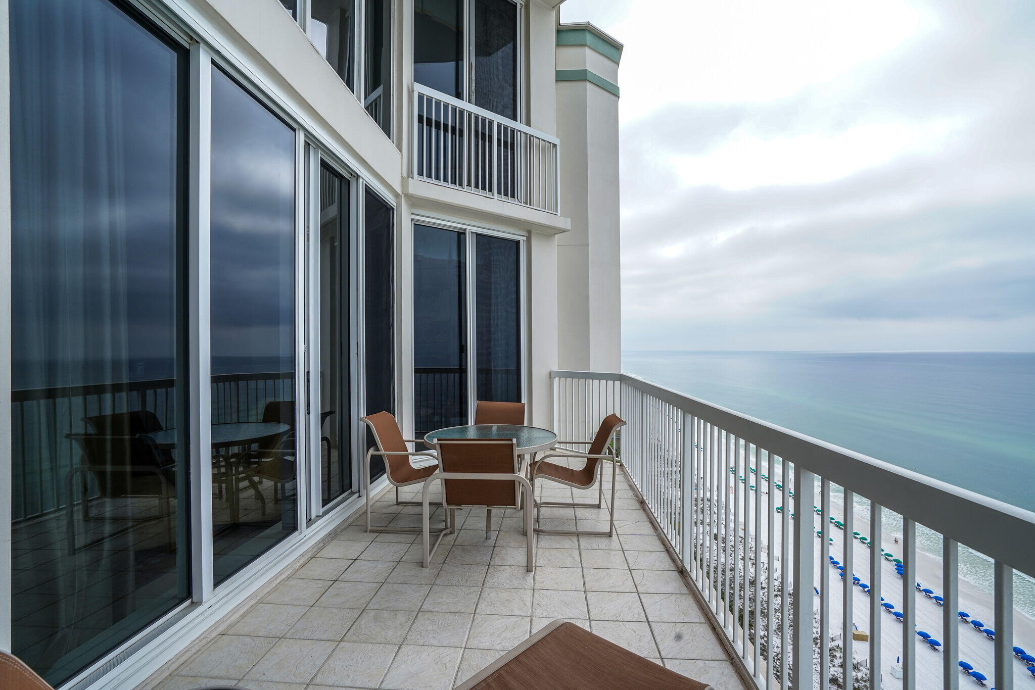SILVER BEACH TOWERS - Residential