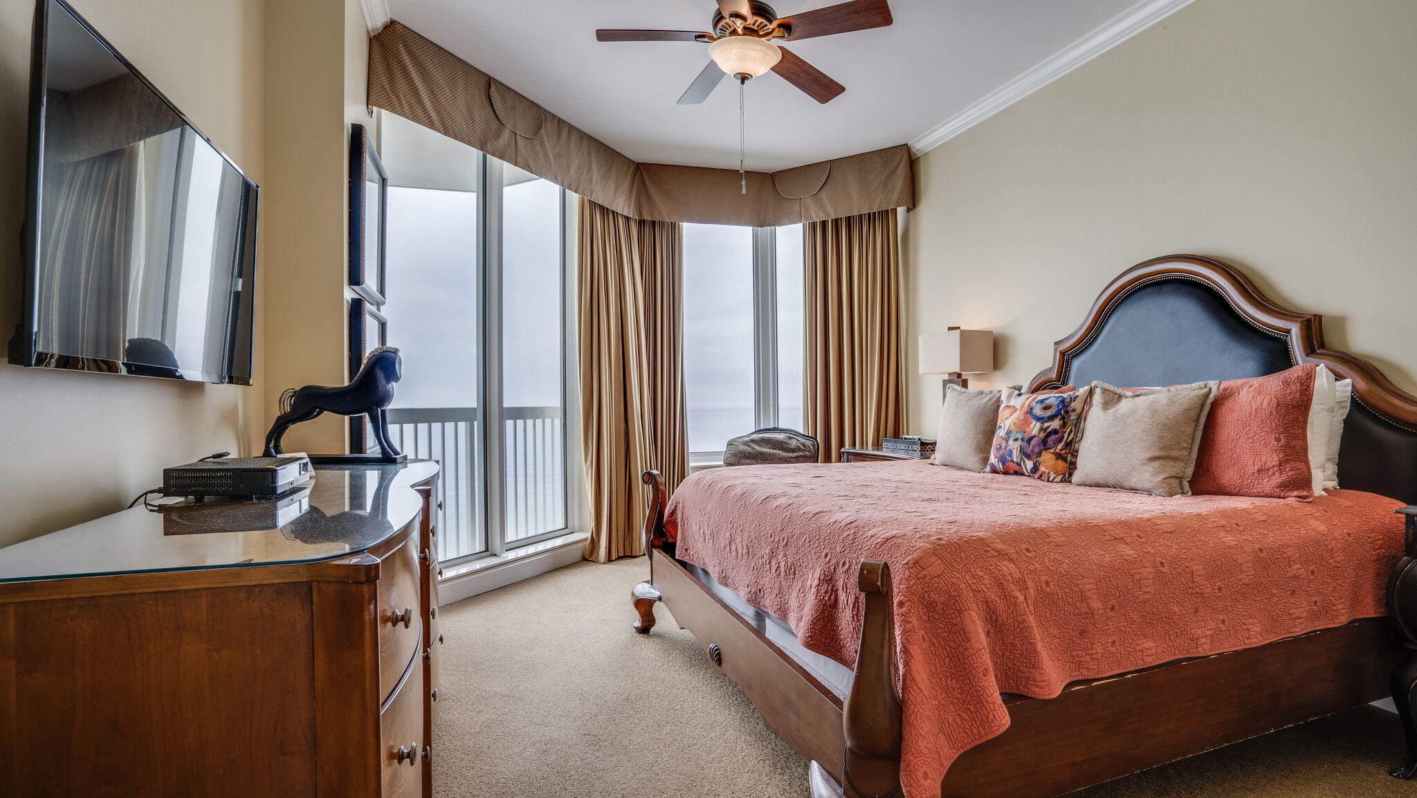 SILVER BEACH TOWERS - Residential