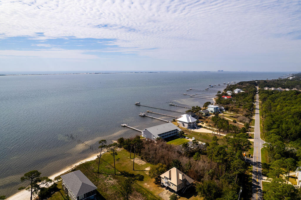 SOUNDWIND CONDO - Residential