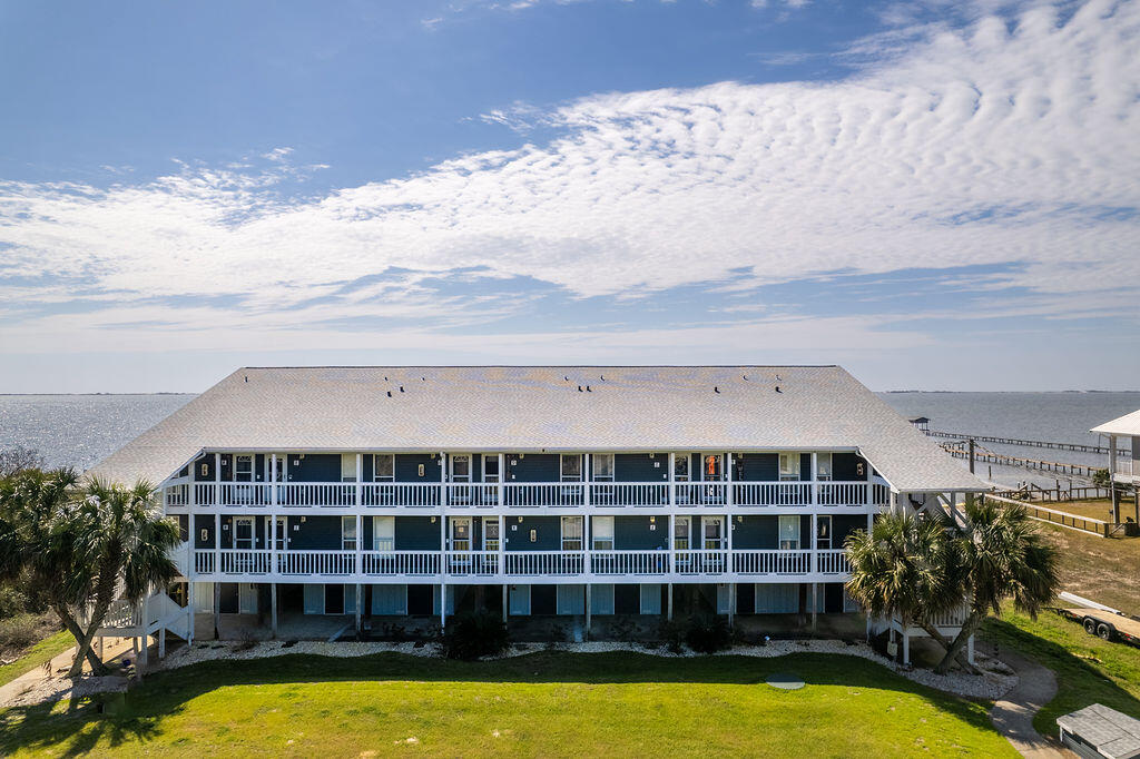 SOUNDWIND CONDO - Residential