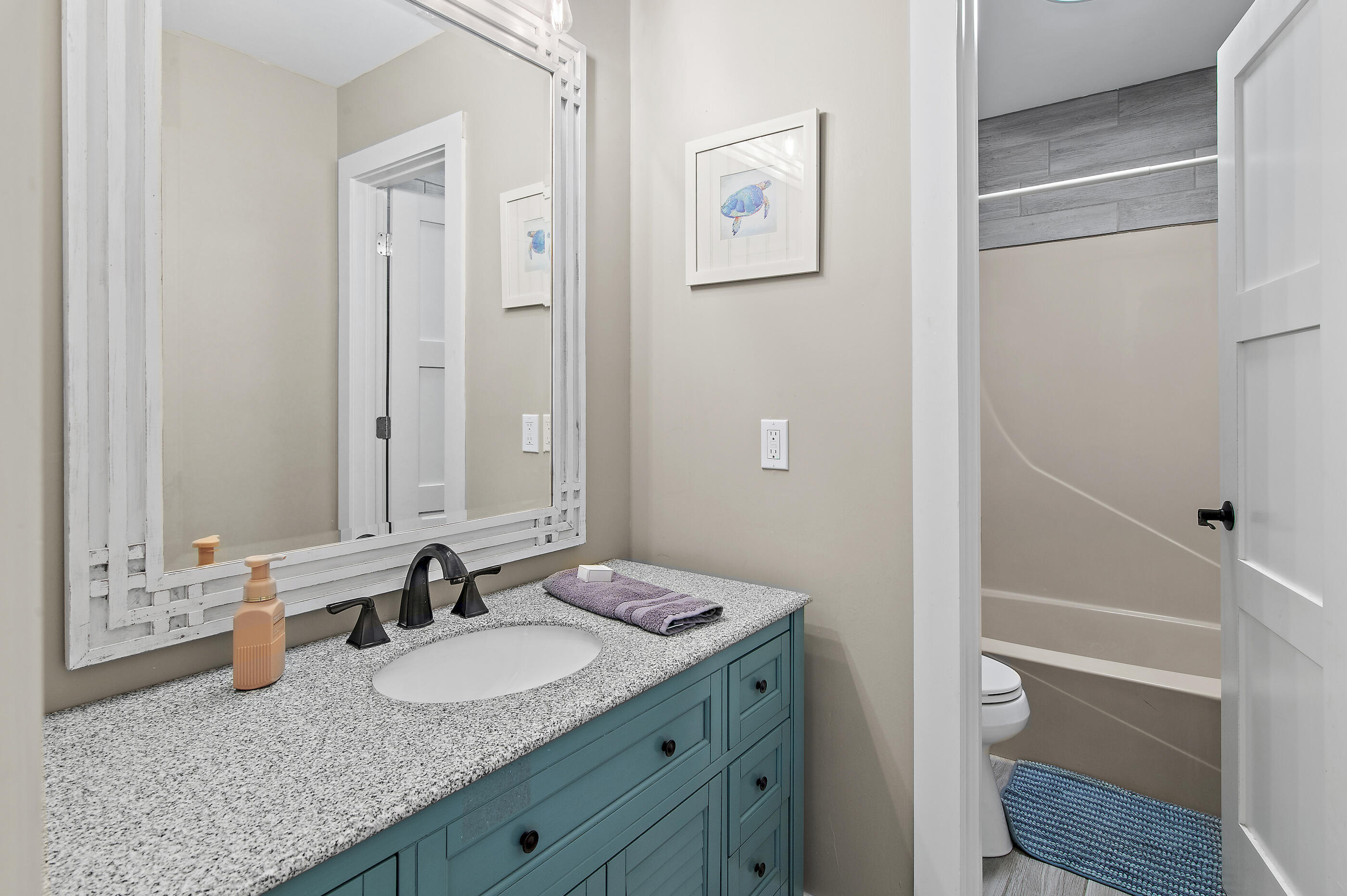 PIRATES COVE INLET CONDO - Residential