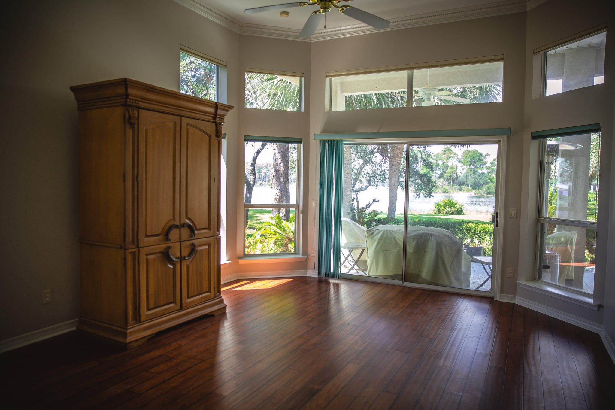 DANA POINTE - Residential