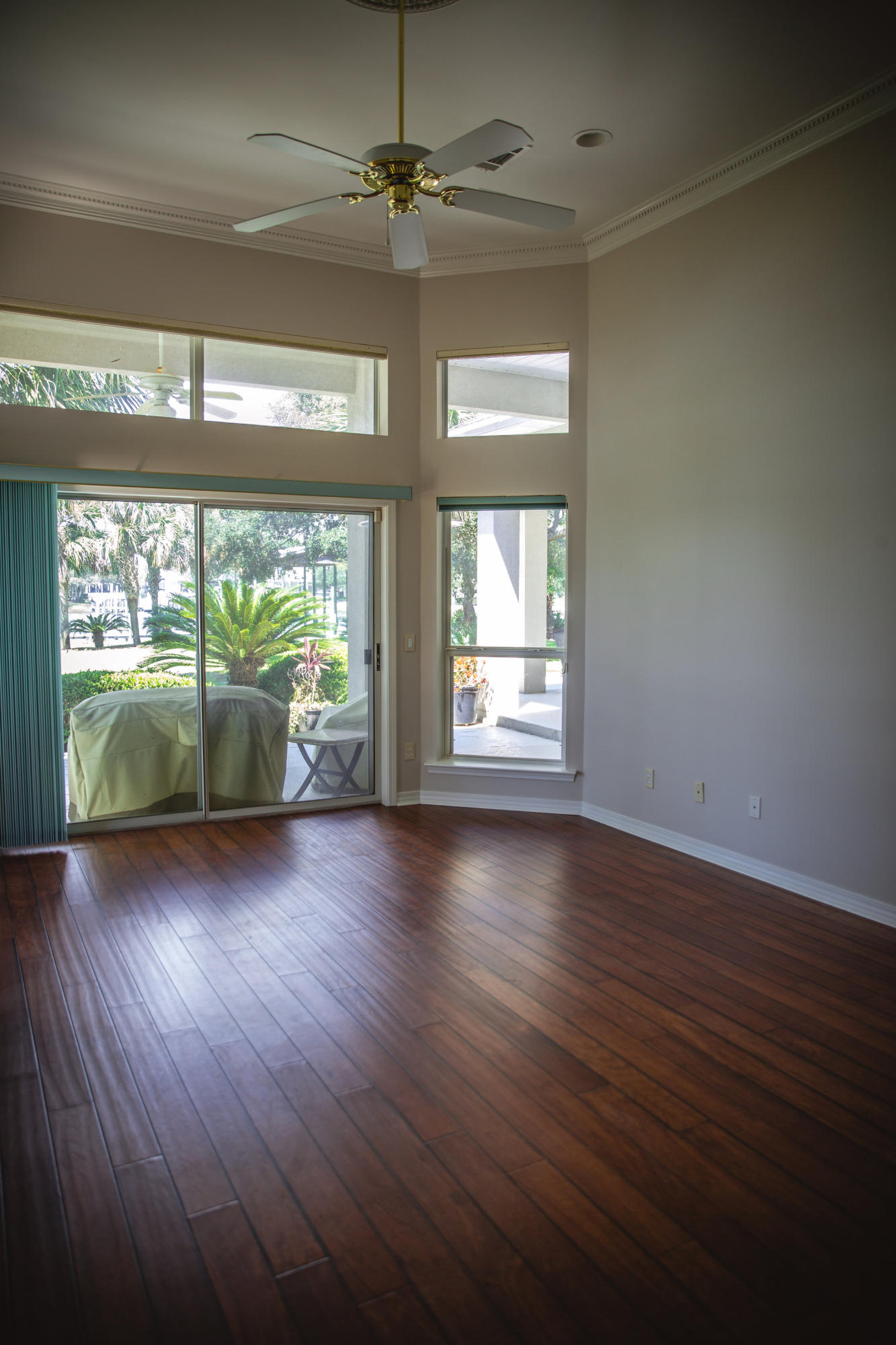 DANA POINTE - Residential