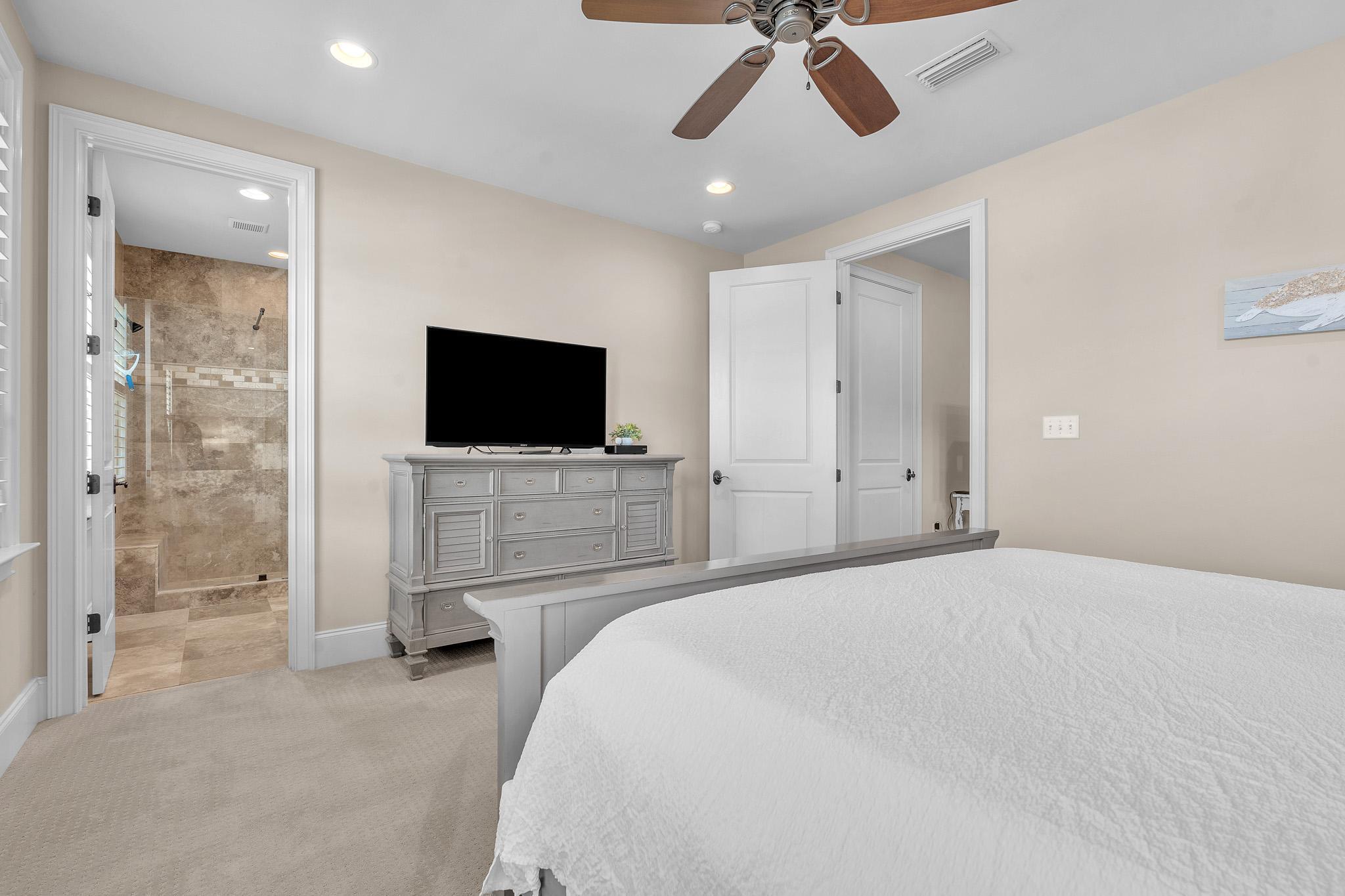 VILLA LAGO - Residential Lease