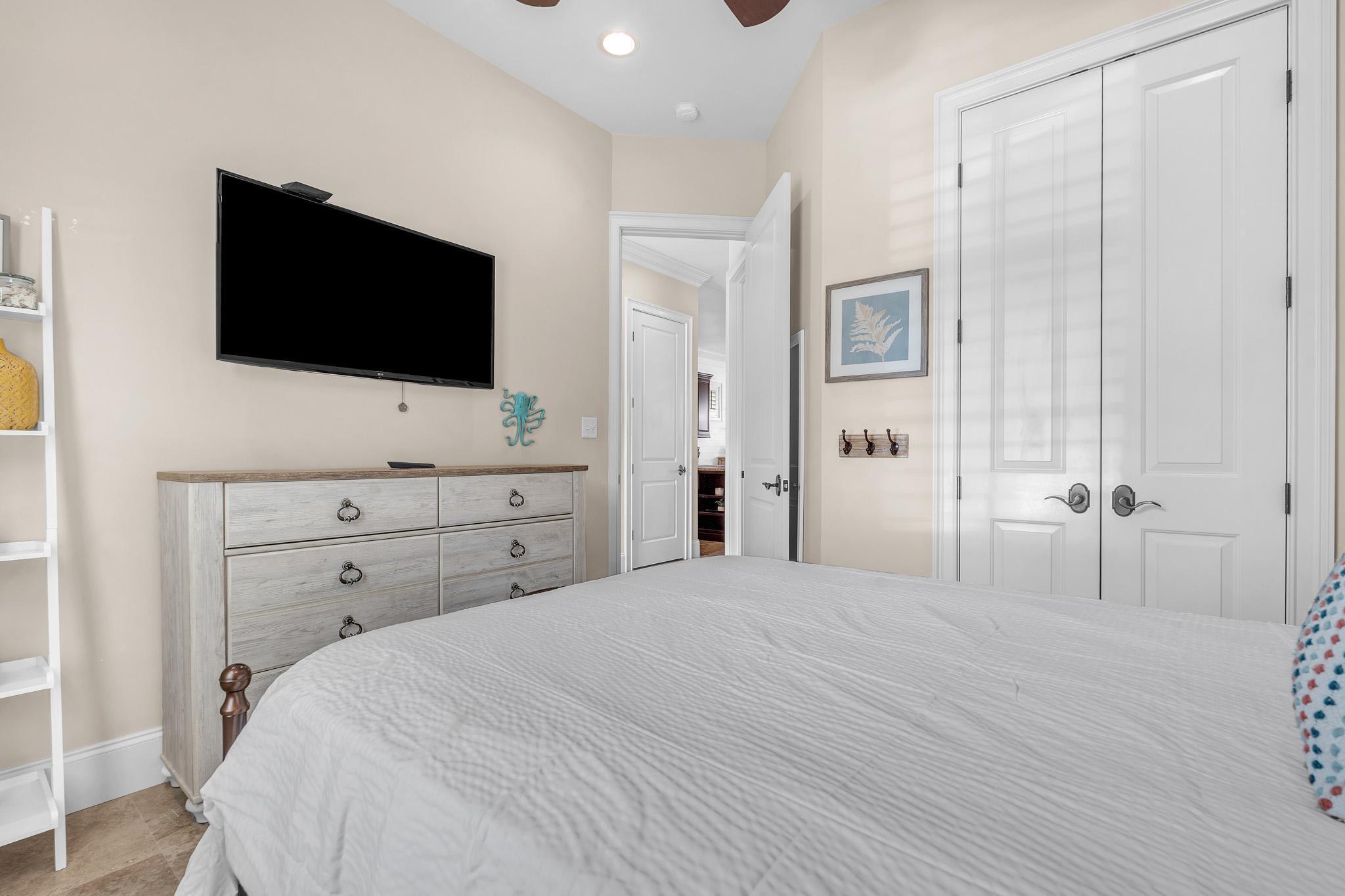 VILLA LAGO - Residential Lease