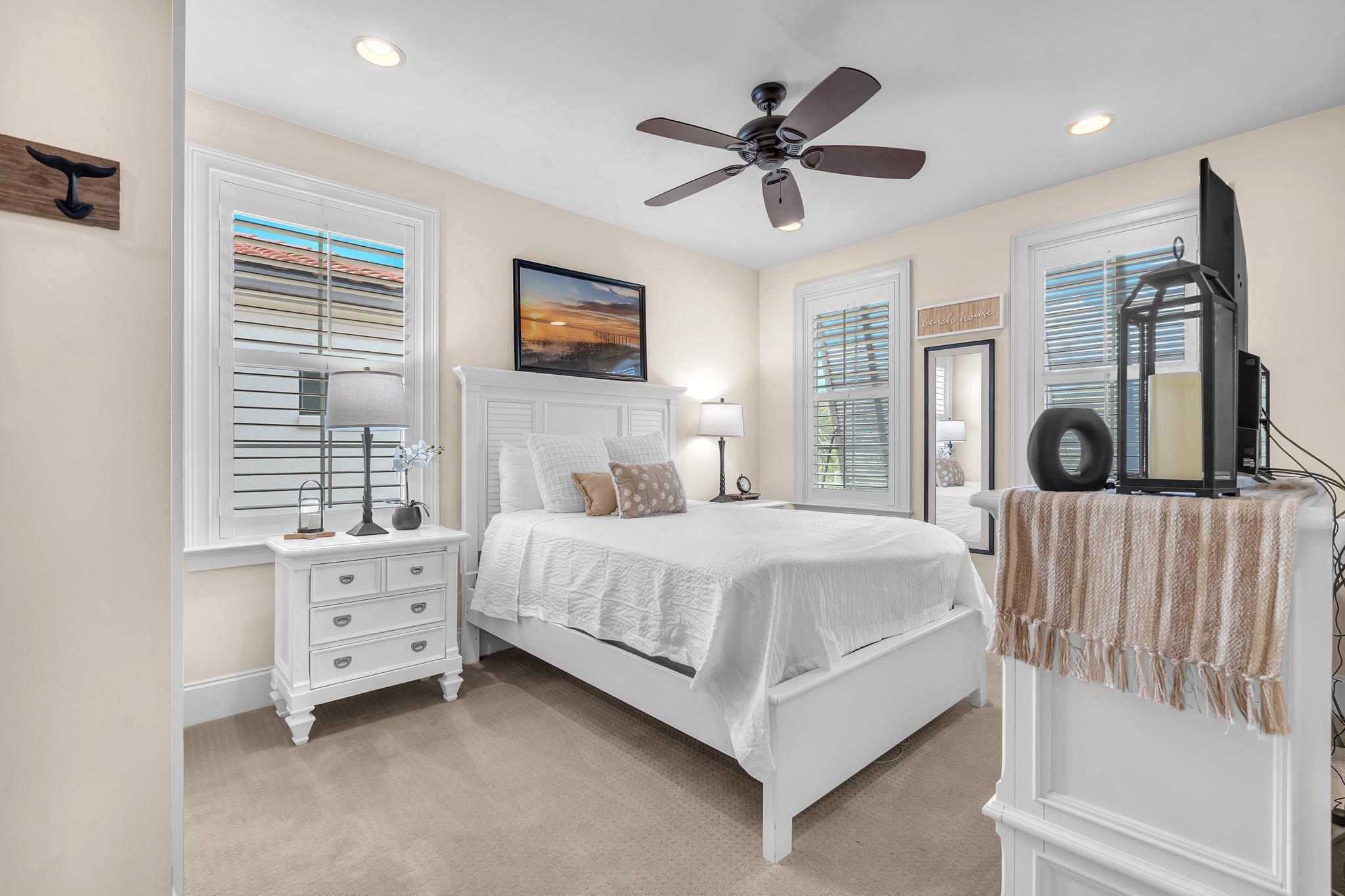 VILLA LAGO - Residential Lease