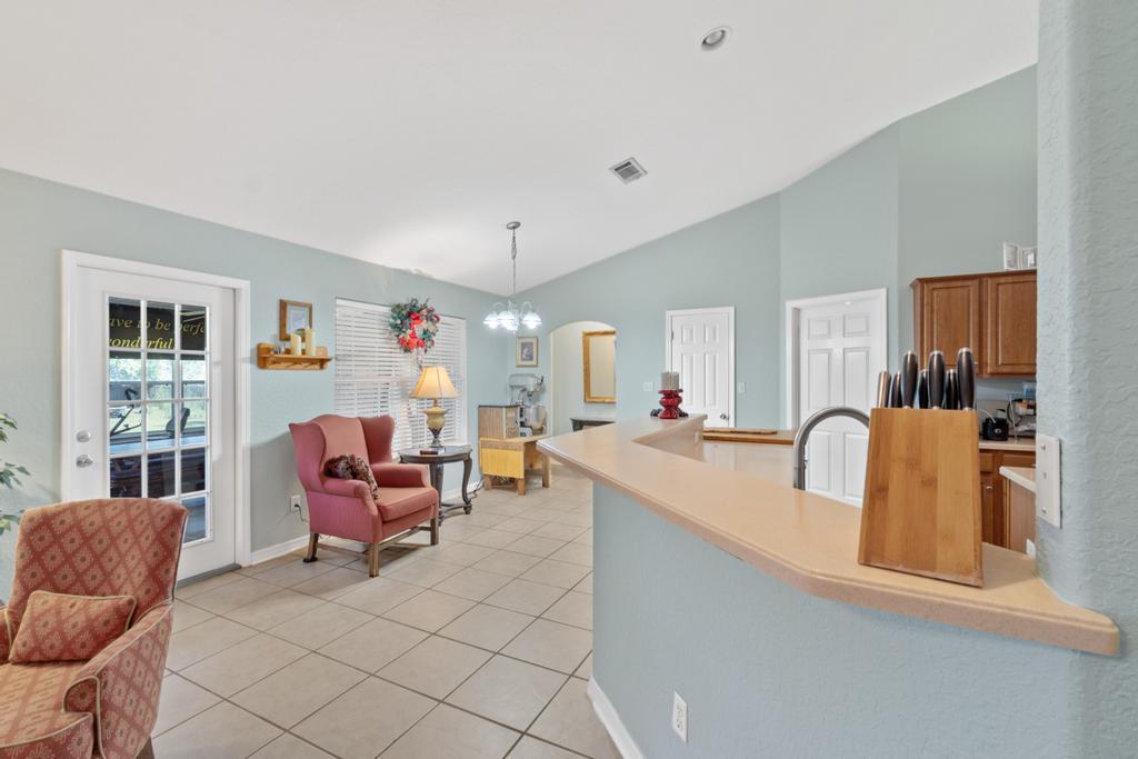 HOLLEY BY THE SEA - Residential