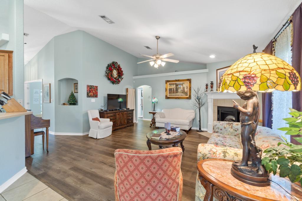 HOLLEY BY THE SEA - Residential