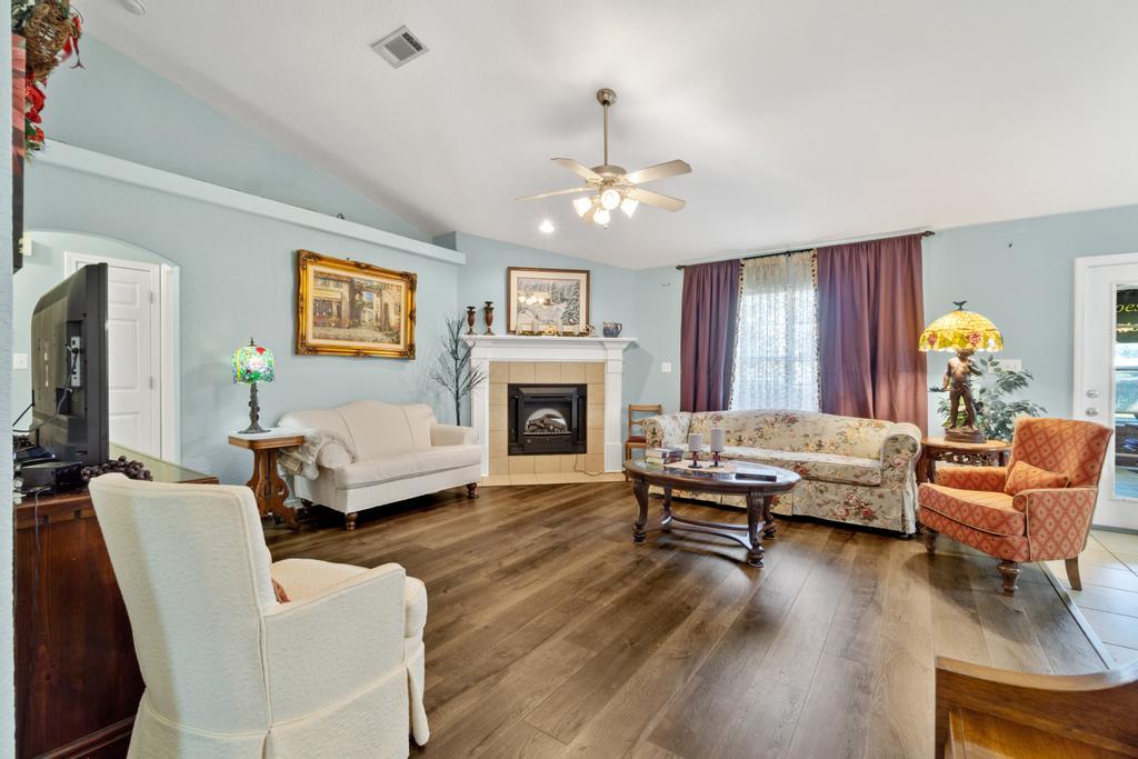 HOLLEY BY THE SEA - Residential