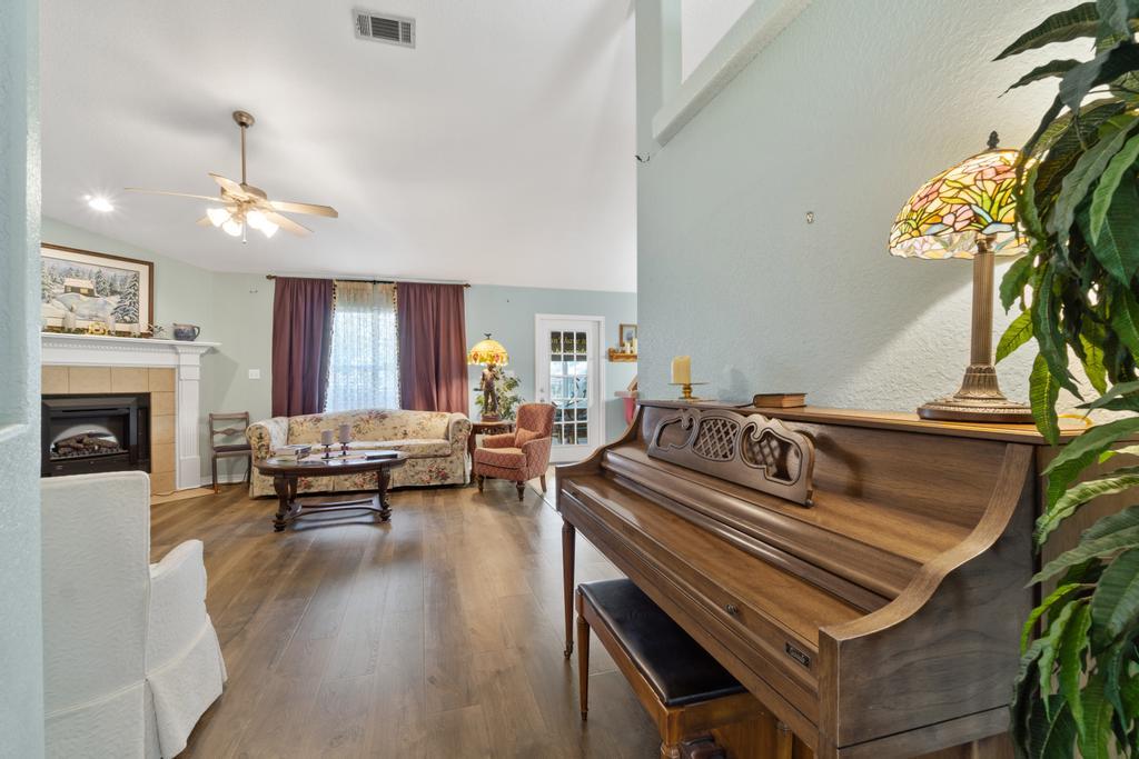 HOLLEY BY THE SEA - Residential