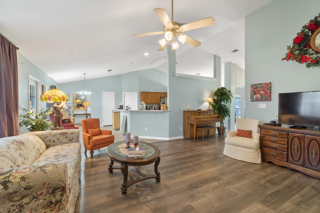 HOLLEY BY THE SEA - Residential