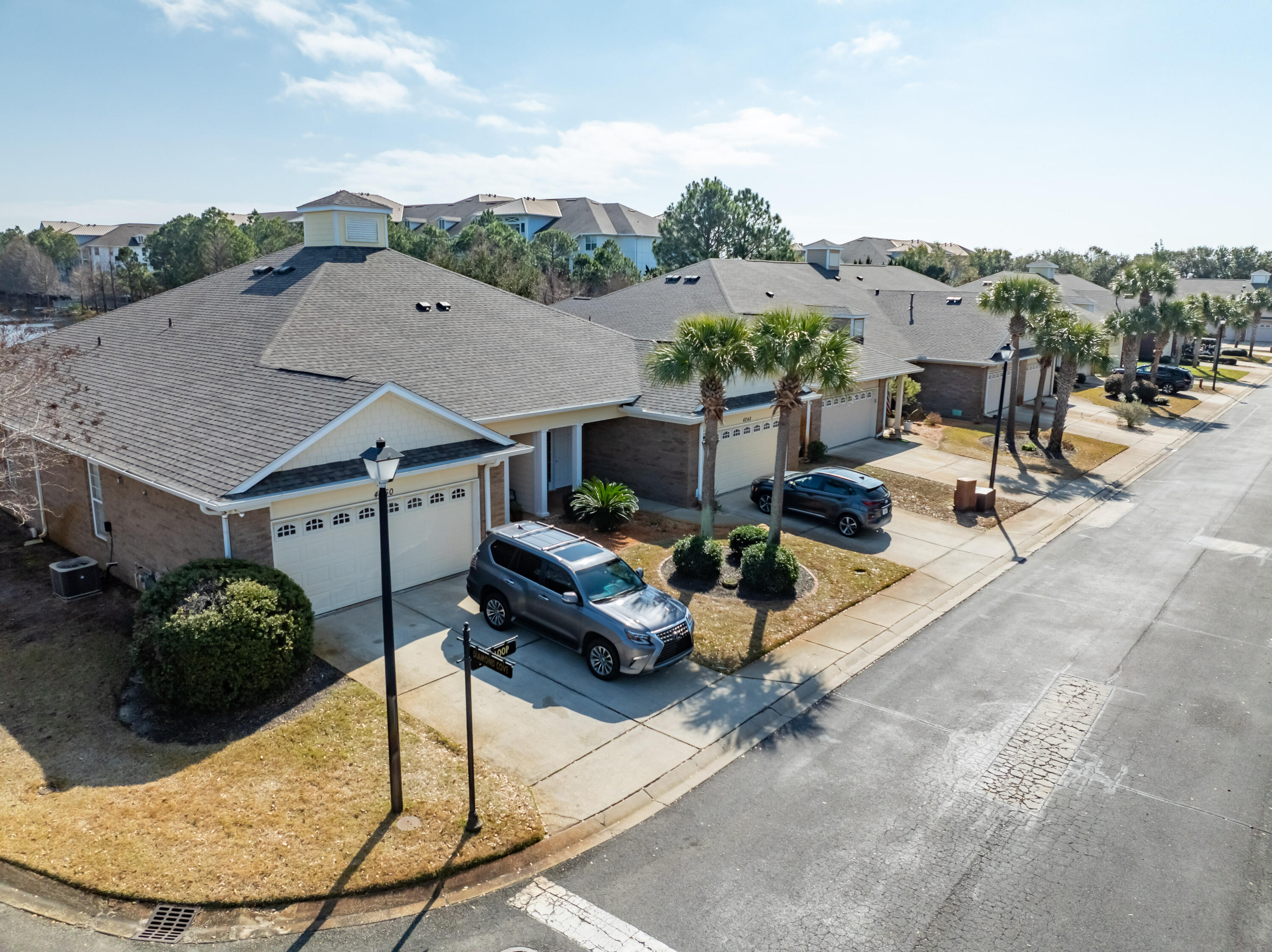 DIAMOND LAKES - Residential
