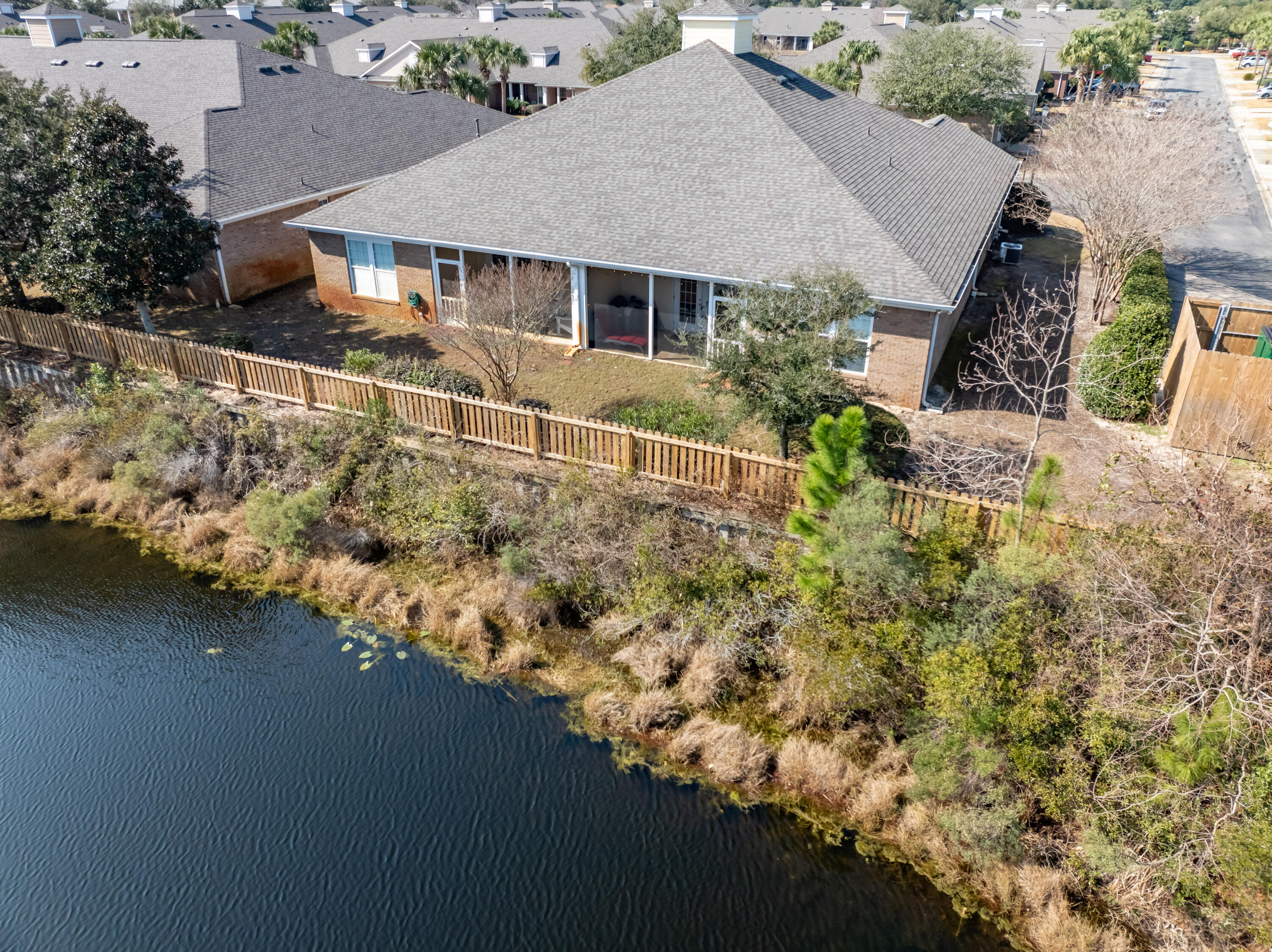 DIAMOND LAKES - Residential