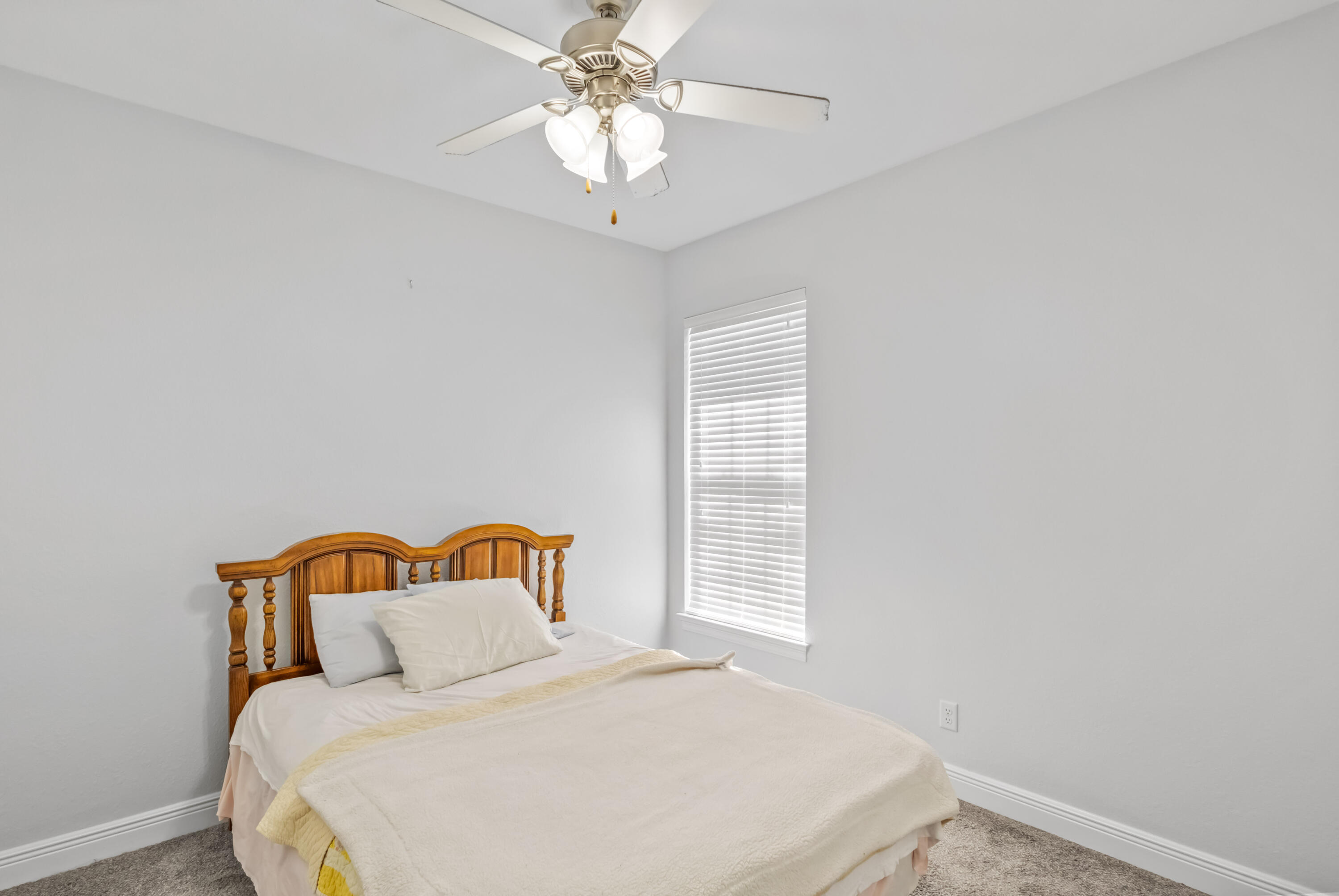 DIAMOND LAKES - Residential