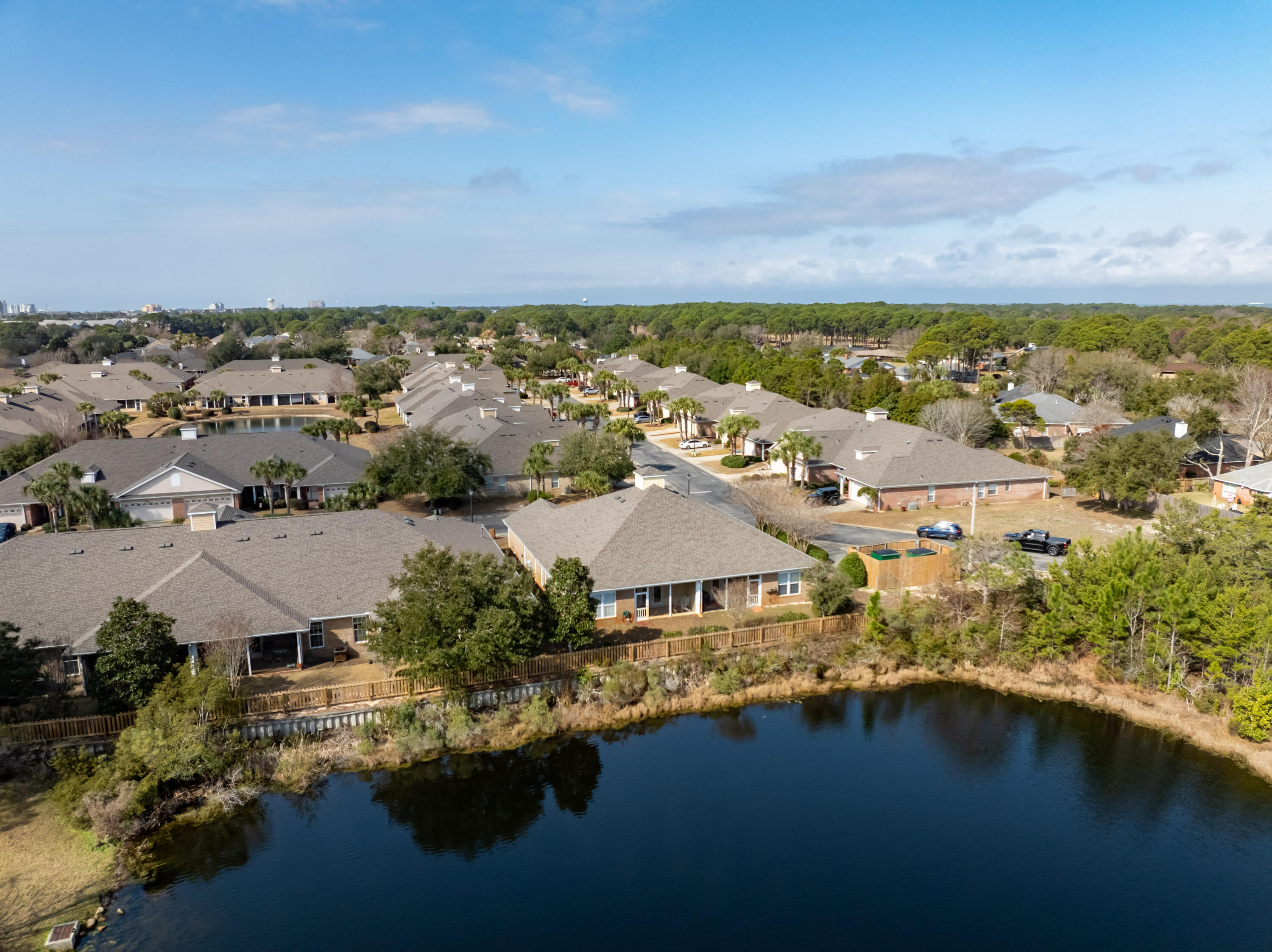 DIAMOND LAKES - Residential