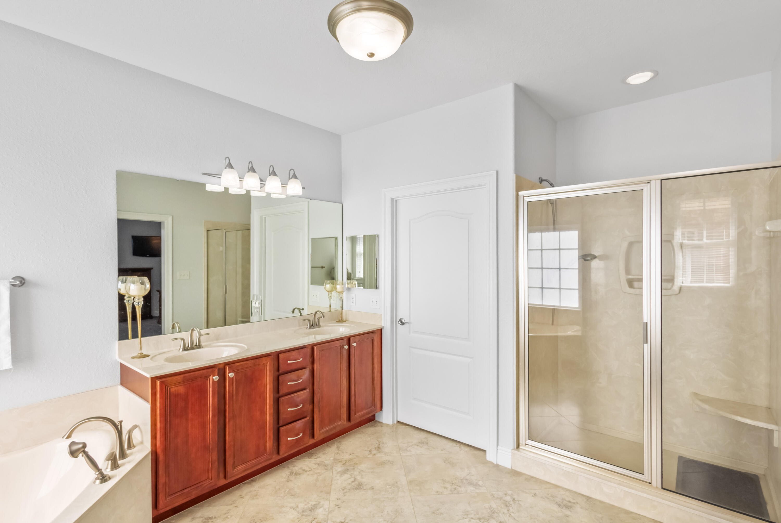 DIAMOND LAKES - Residential