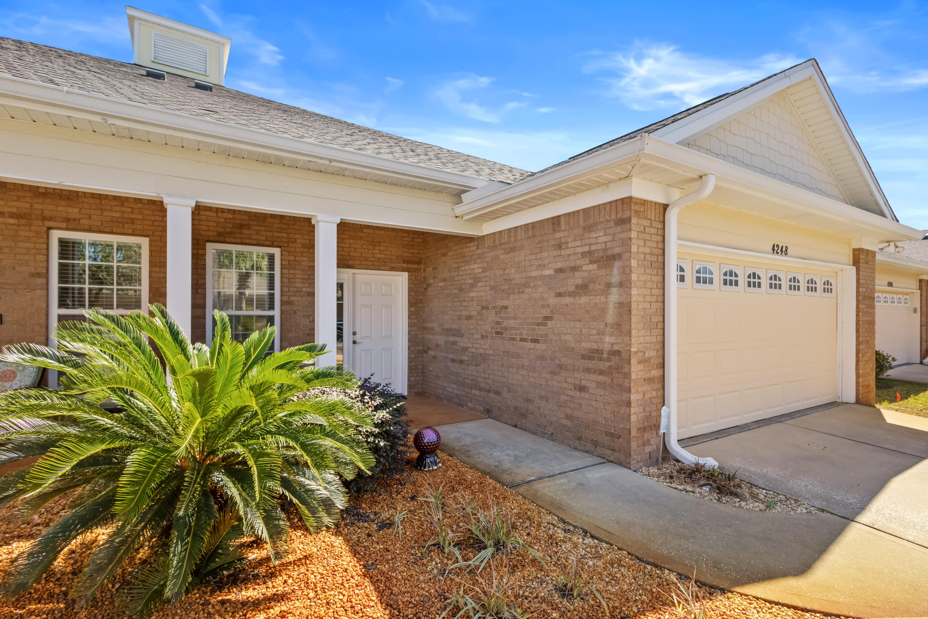 DIAMOND LAKES - Residential