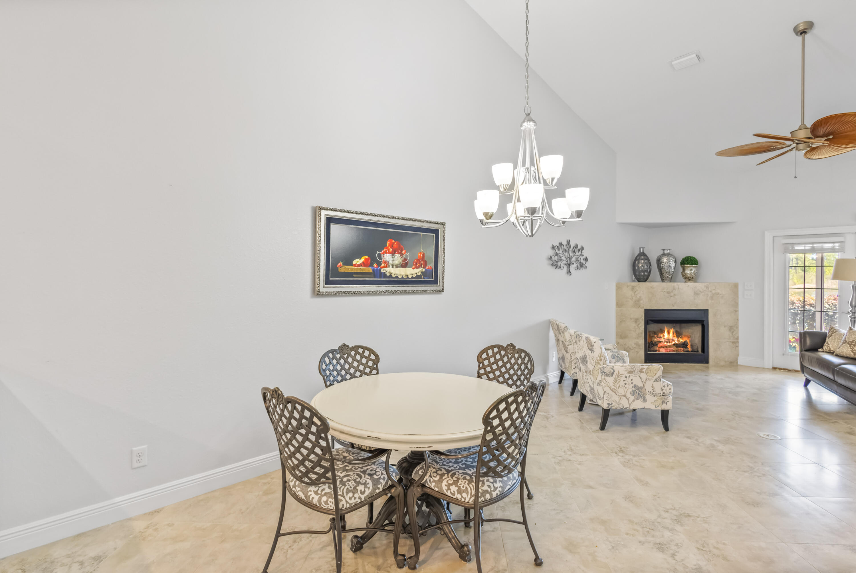 DIAMOND LAKES - Residential