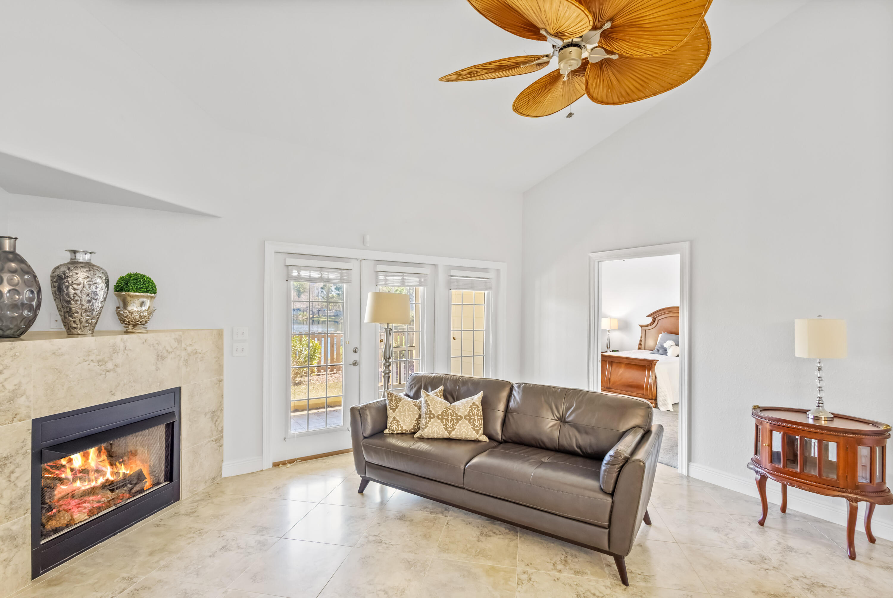 DIAMOND LAKES - Residential