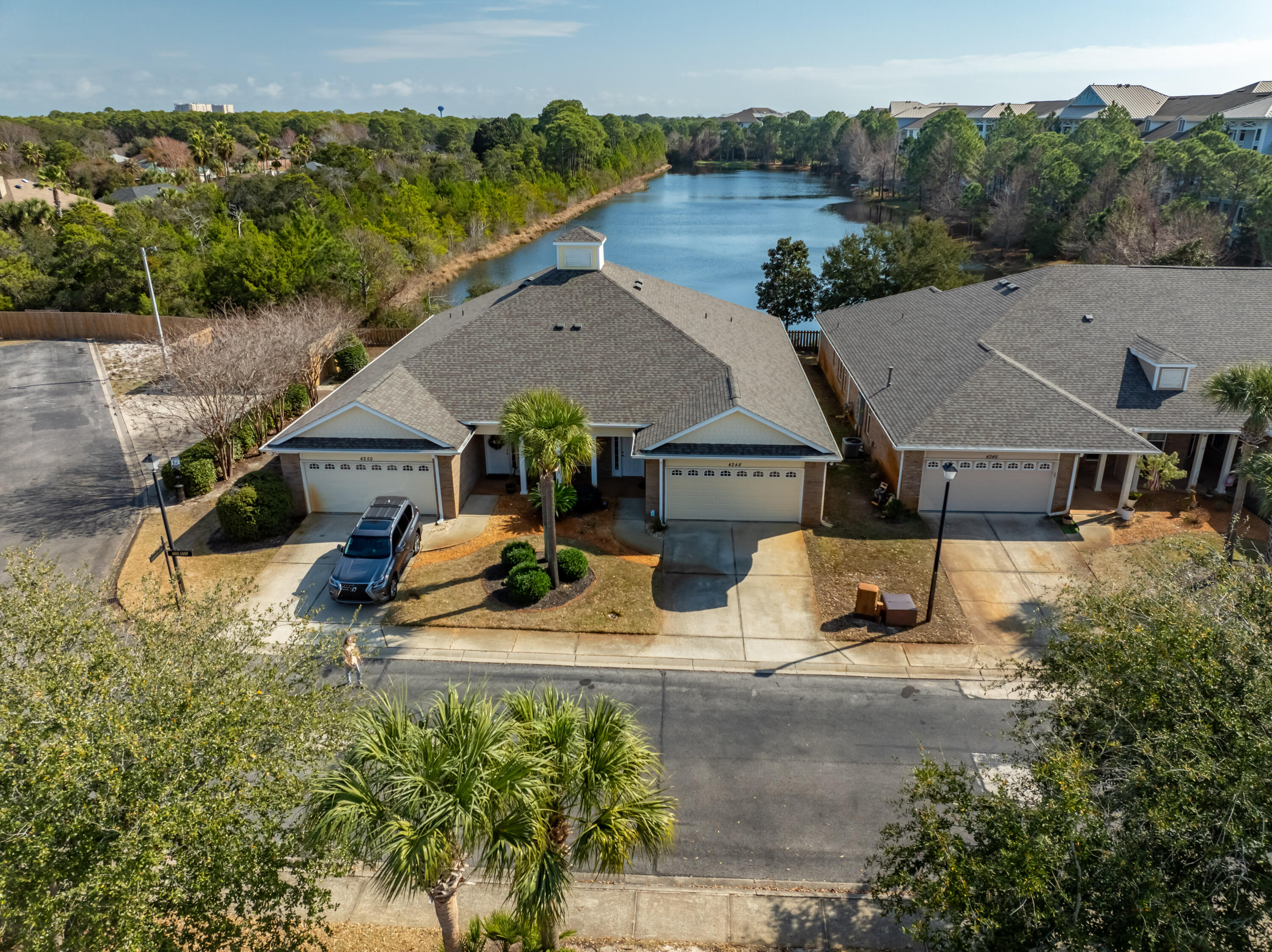 DIAMOND LAKES - Residential