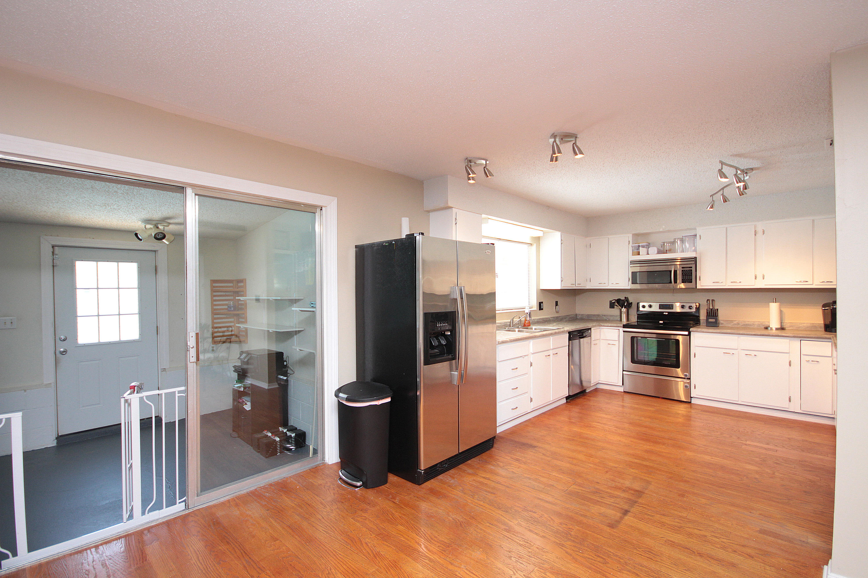 FOREST MANOR - Residential