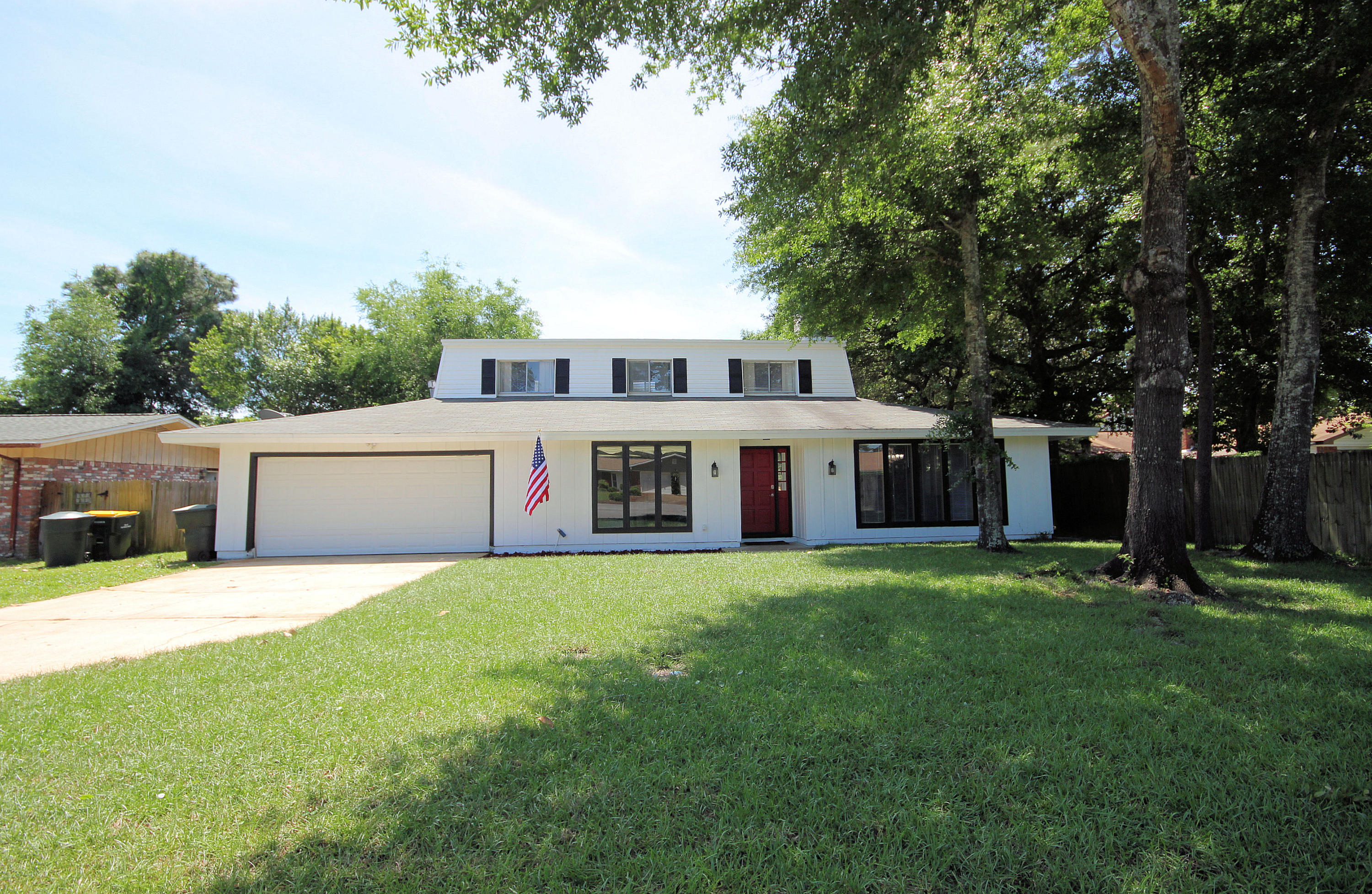 FOREST MANOR - Residential