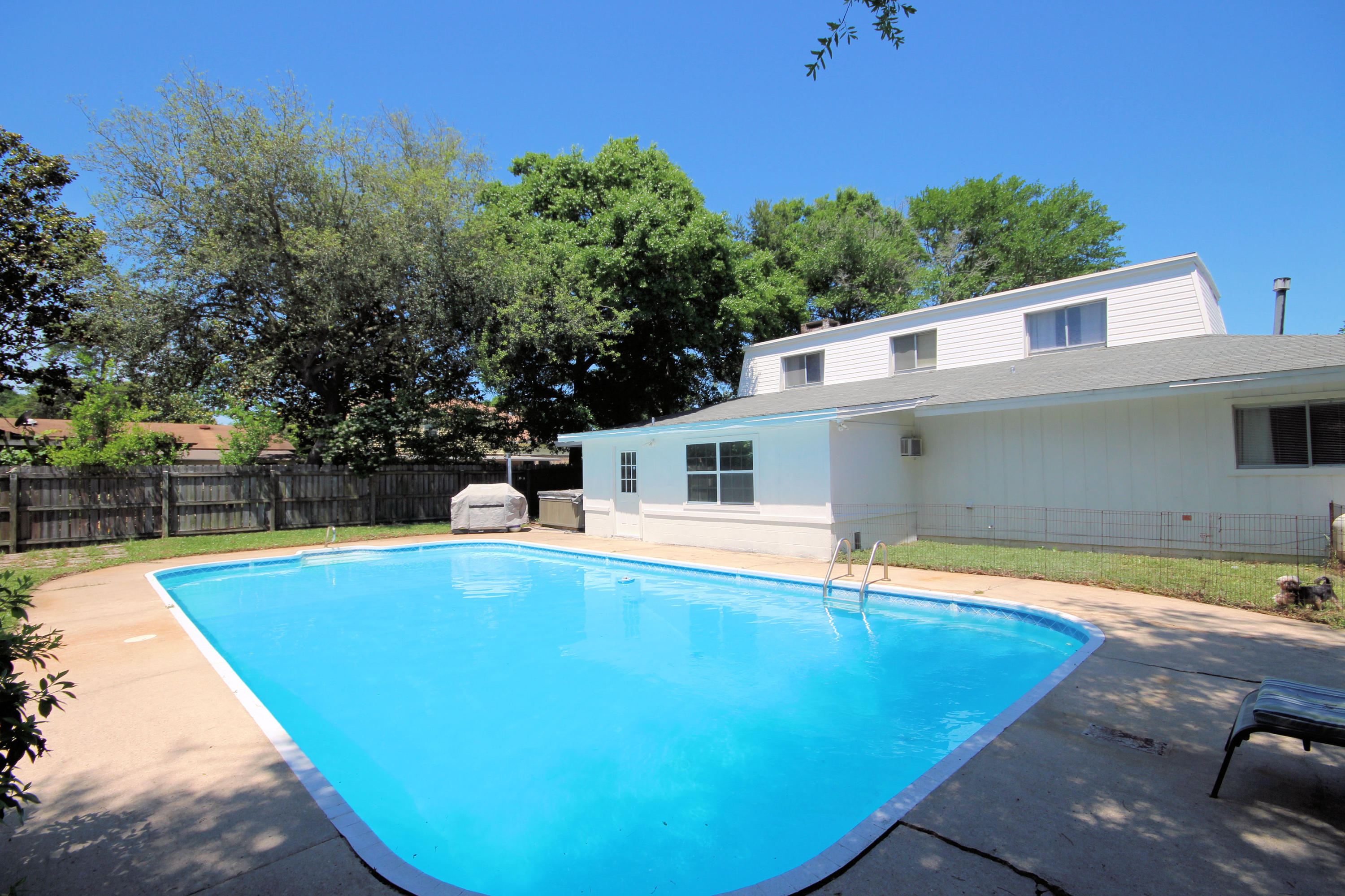 FOREST MANOR - Residential