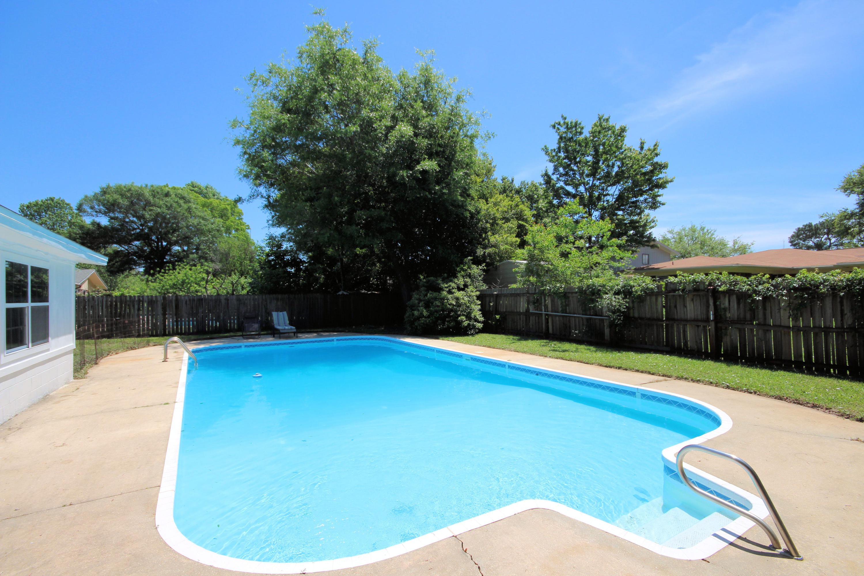 FOREST MANOR - Residential